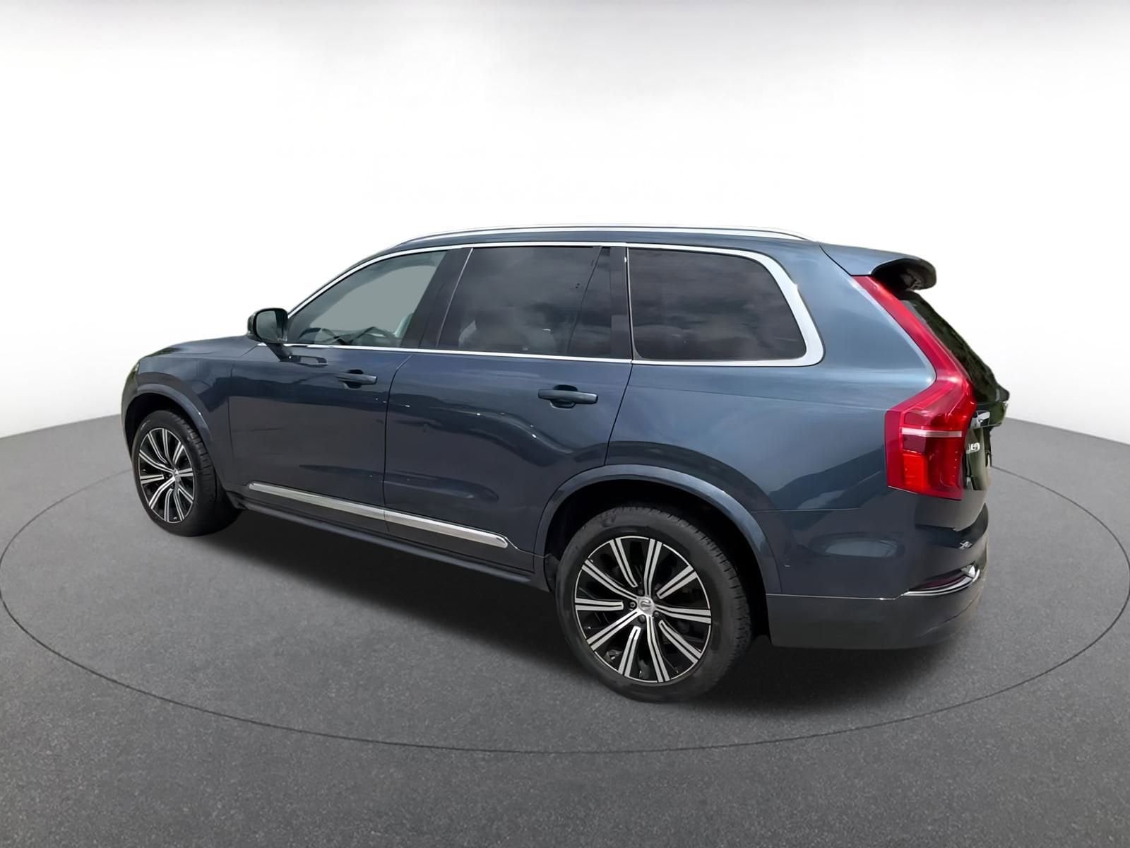 Thumbnail: 2023 Volvo XC90 - 10