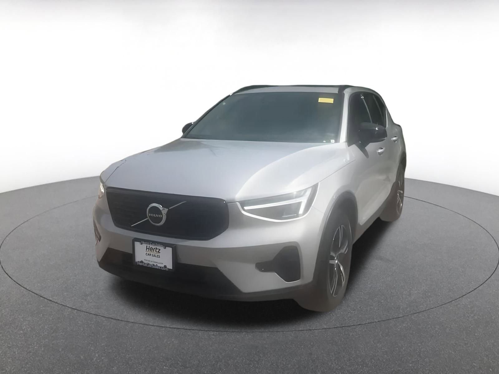 Thumbnail: 2024 Volvo XC40 - 7