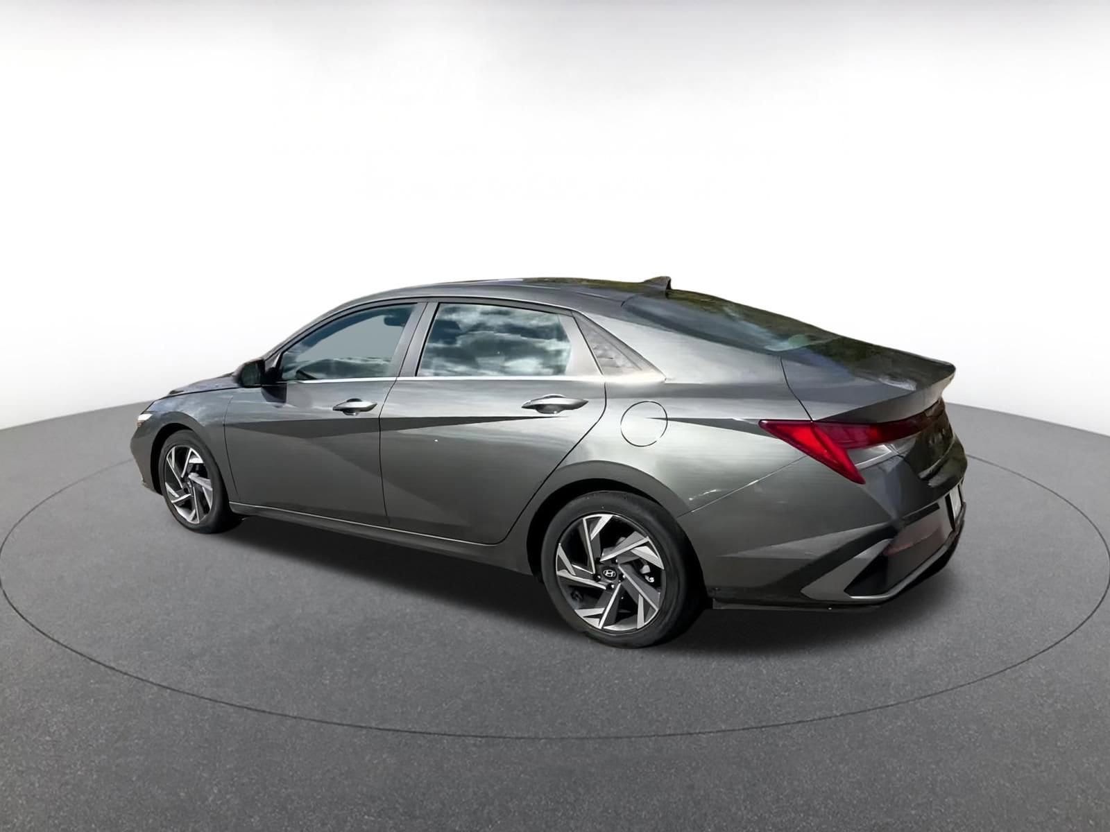 Thumbnail: 2025 Hyundai Elantra - 10