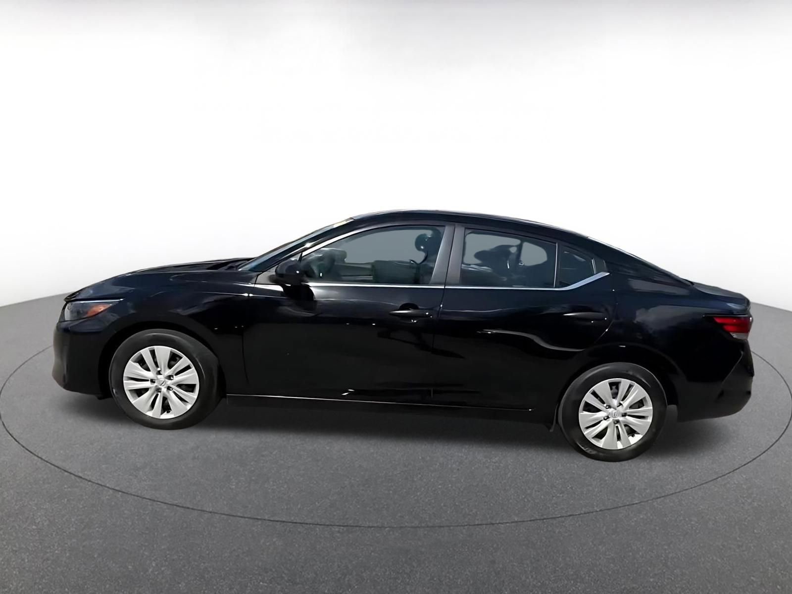 Thumbnail: 2025 Nissan Sentra - 9