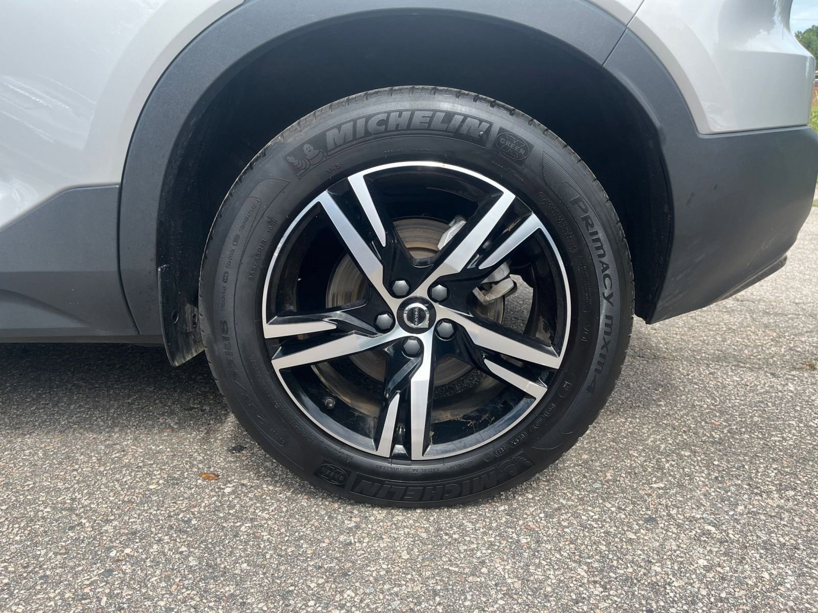 Thumbnail: 2024 Volvo XC40 - 24