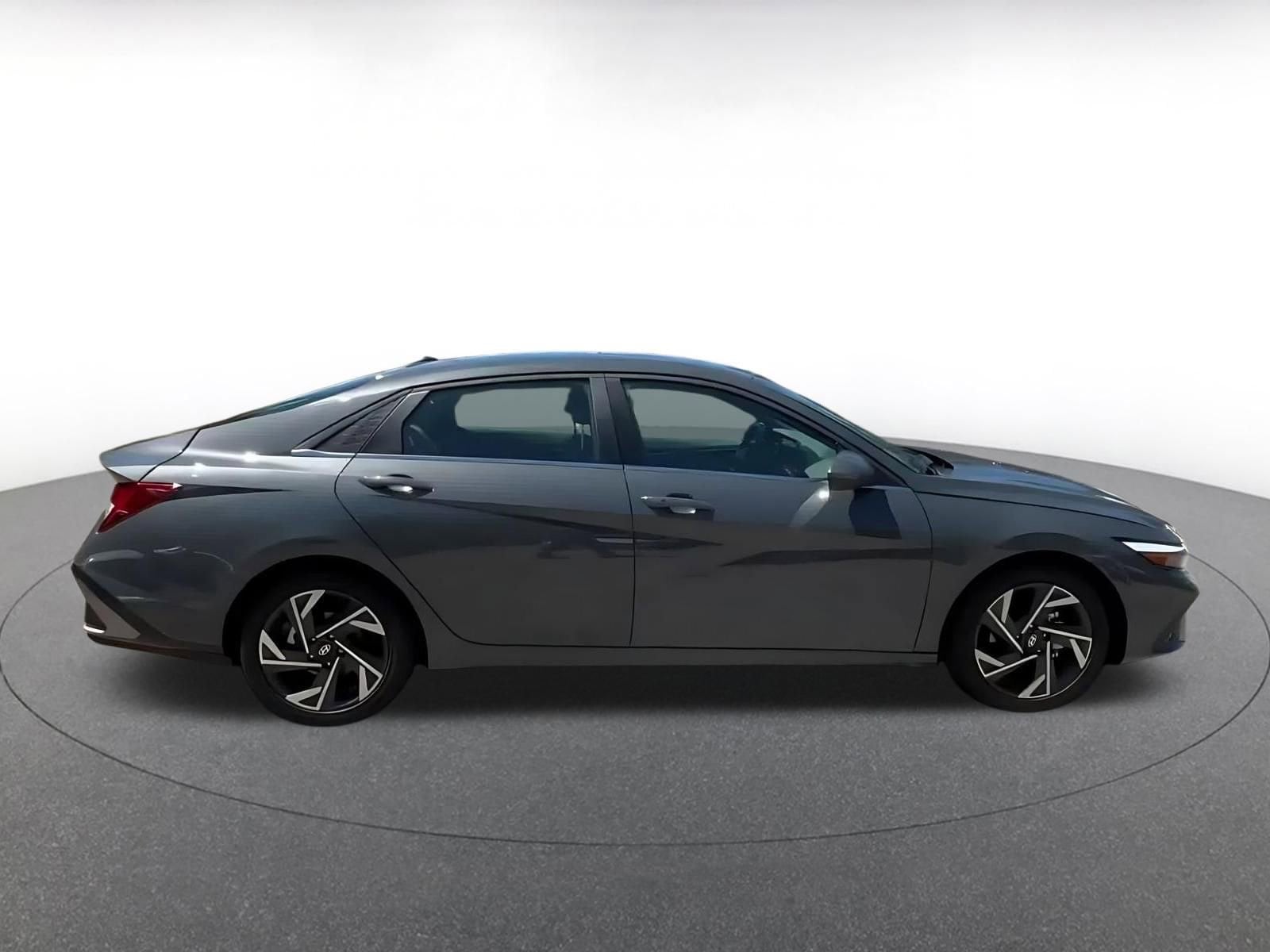 Thumbnail: 2025 Hyundai Elantra - 16