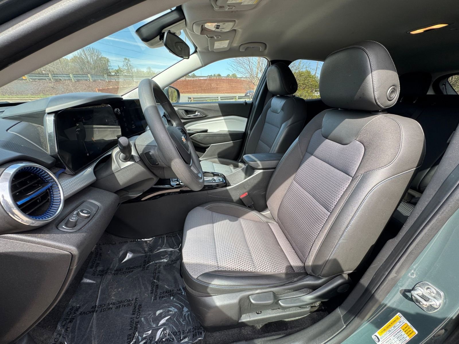 Thumbnail: 2025 Chevrolet Trax - 32