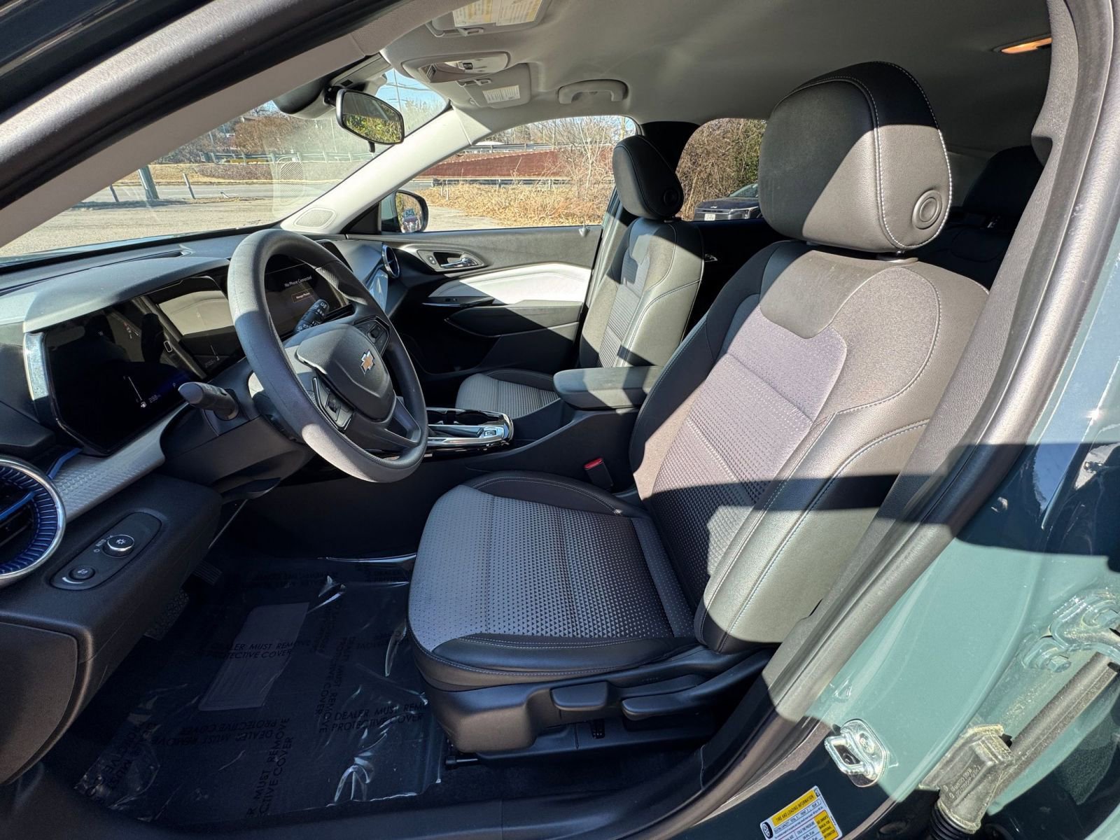 Thumbnail: 2025 Chevrolet Trax - 31