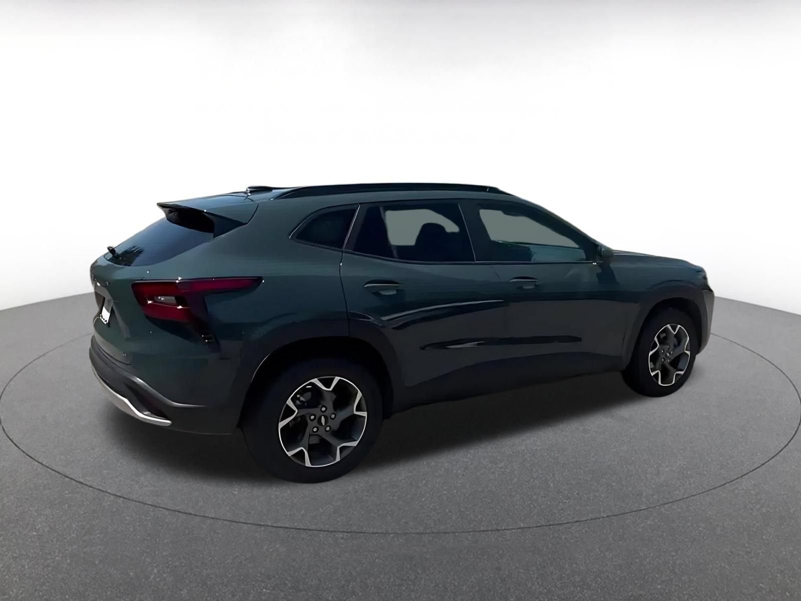 Thumbnail: 2025 Chevrolet Trax - 15