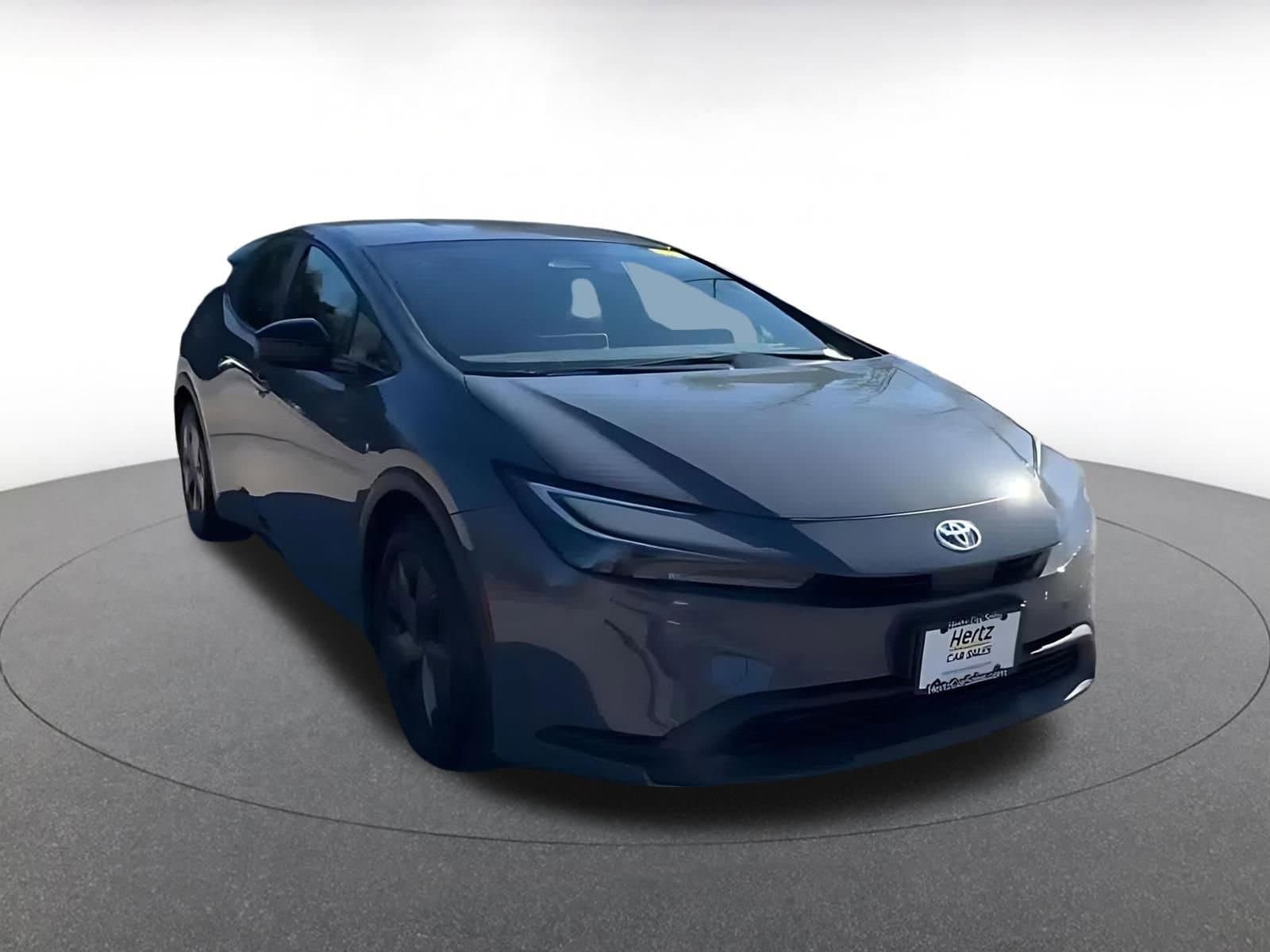 Thumbnail: 2025 Toyota Prius - 3