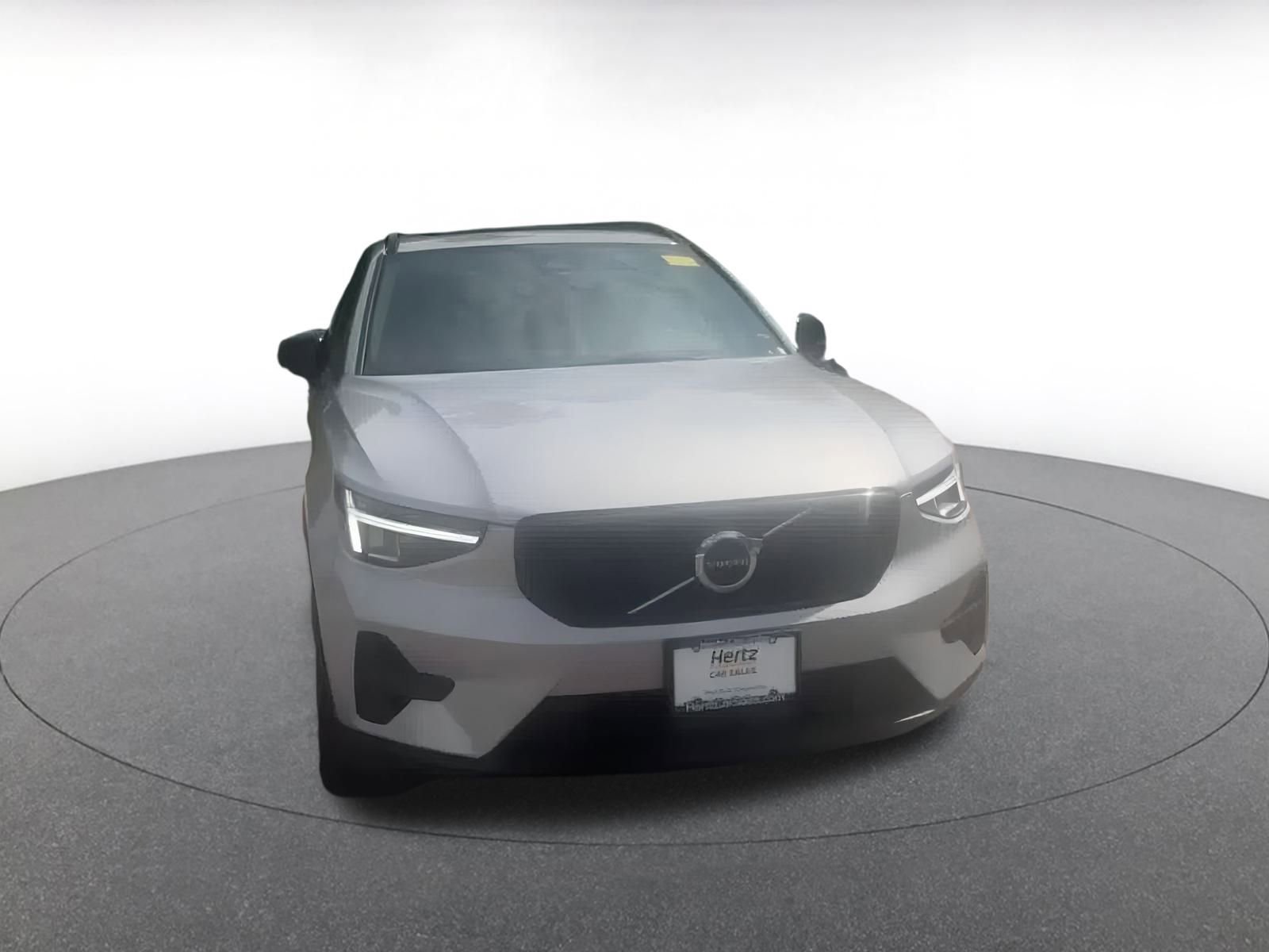 Thumbnail: 2024 Volvo XC40 - 4