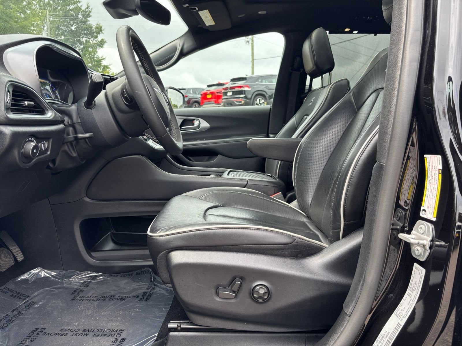 Thumbnail: 2025 Chrysler Pacifica - 24