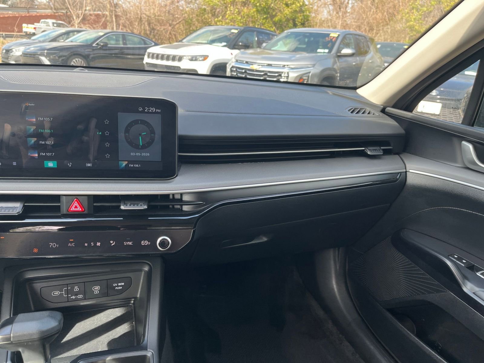 Thumbnail: 2025 Kia K5 - 33