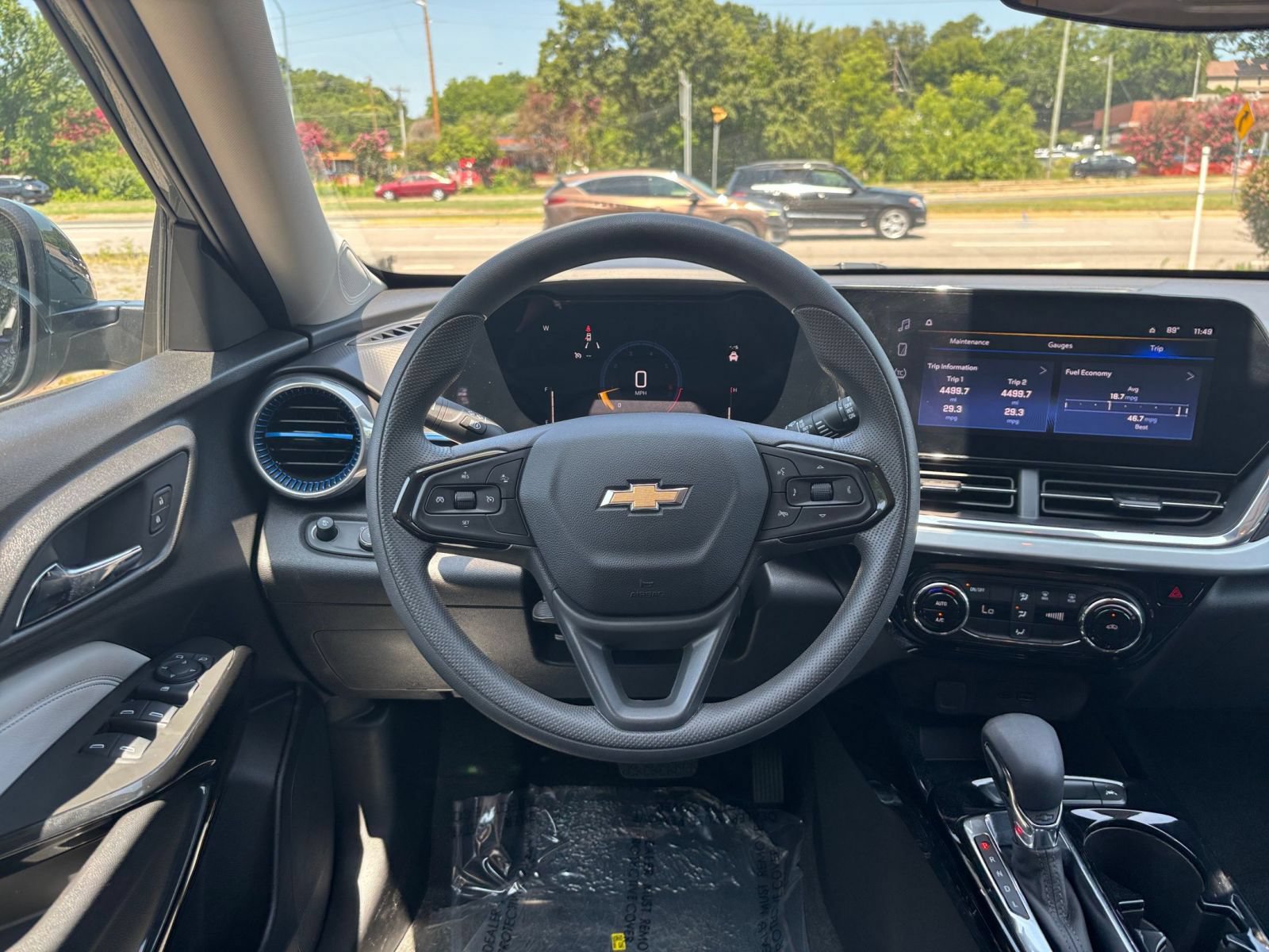 Thumbnail: 2025 Chevrolet Trax - 33