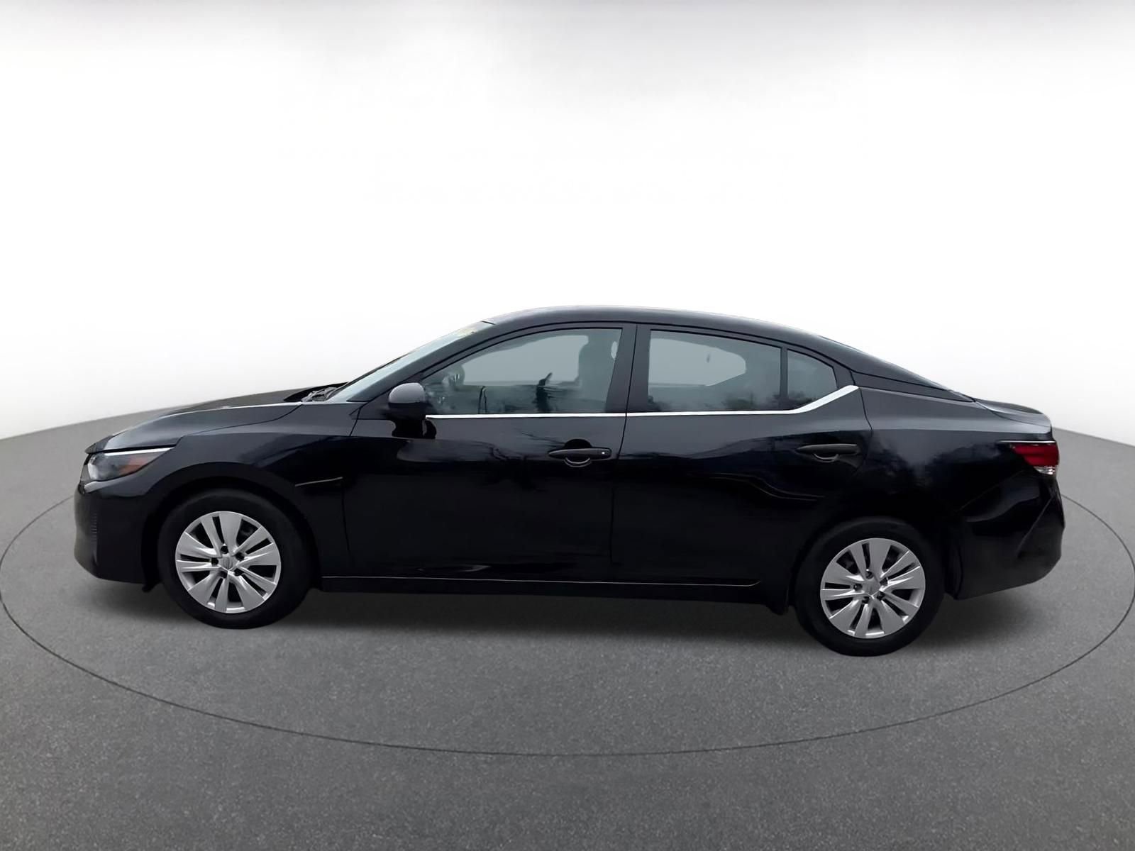 Thumbnail: 2025 Nissan Sentra - 9