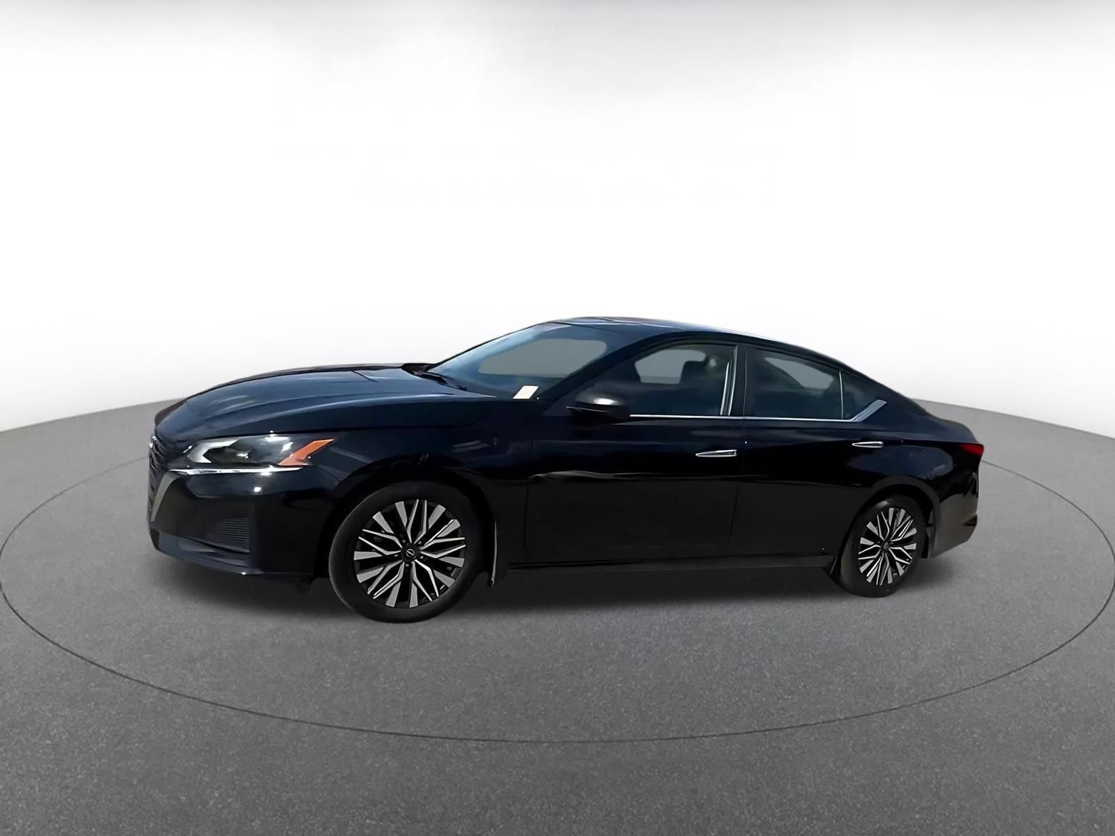 Thumbnail: 2025 Nissan Altima - 8