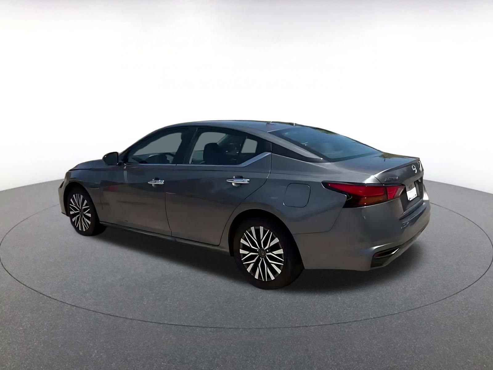 Thumbnail: 2025 Nissan Altima - 10