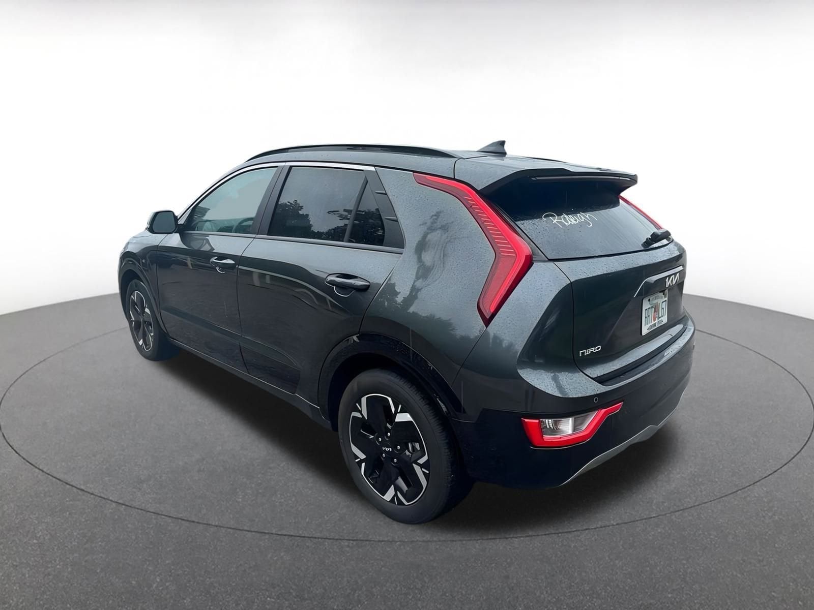 Thumbnail: 2023 Kia Niro - 5