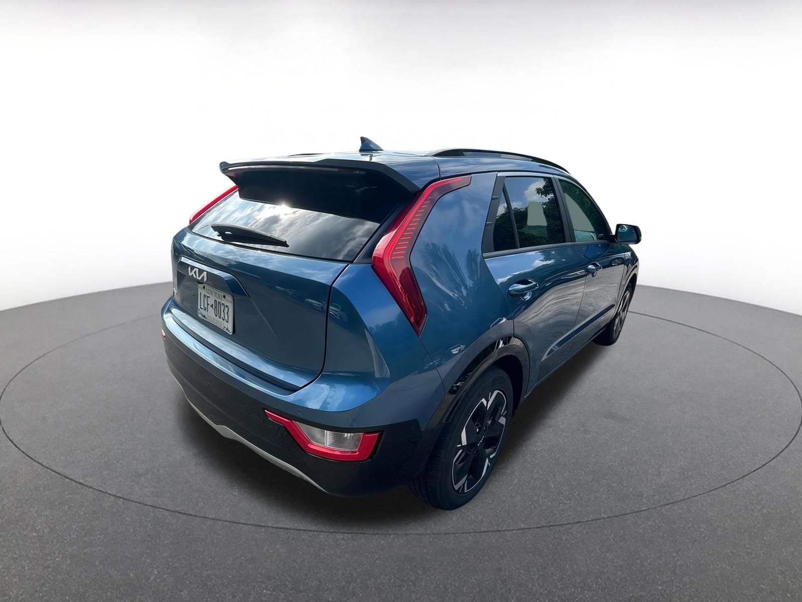 Thumbnail: 2023 Kia Niro - 7