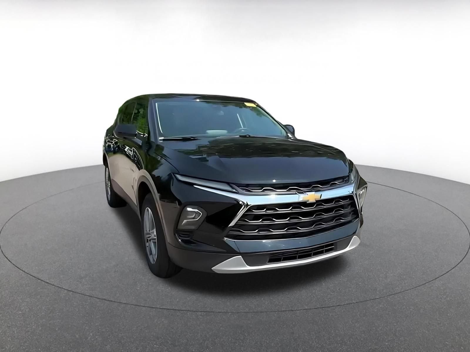 Thumbnail: 2026 Chevrolet Blazer - 3