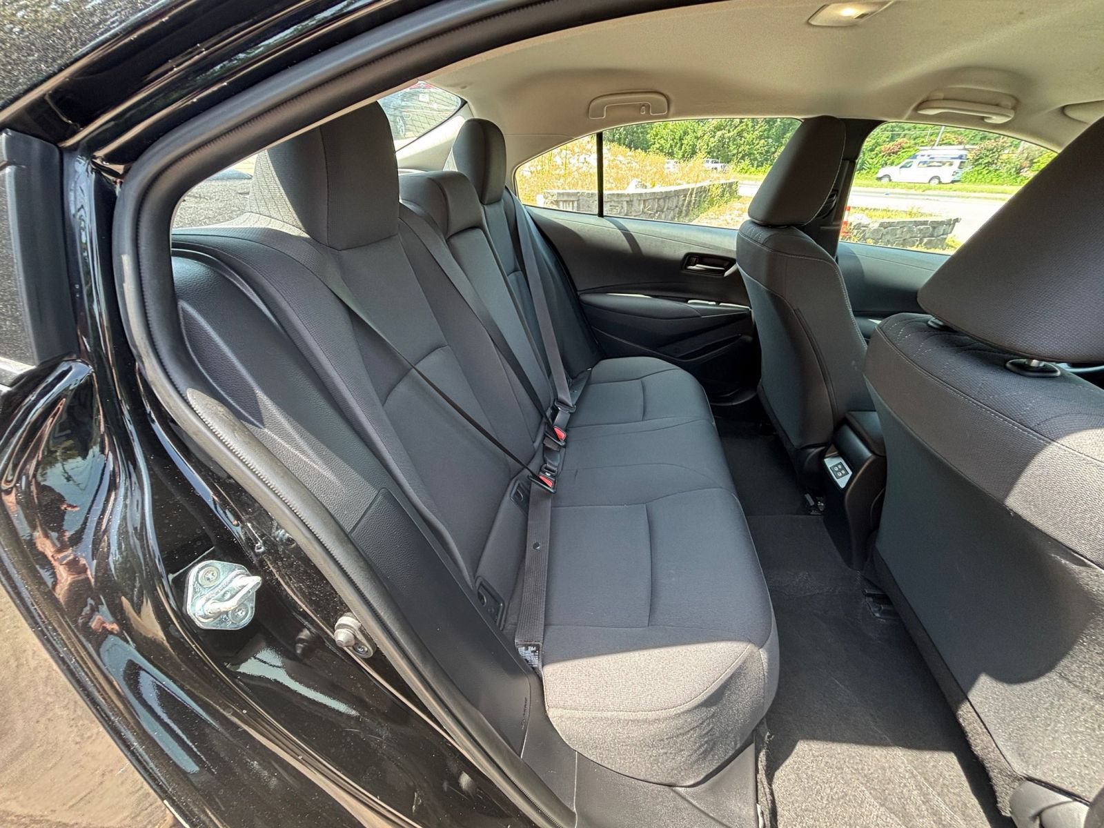 2025 Toyota Corolla LE - Photo 36