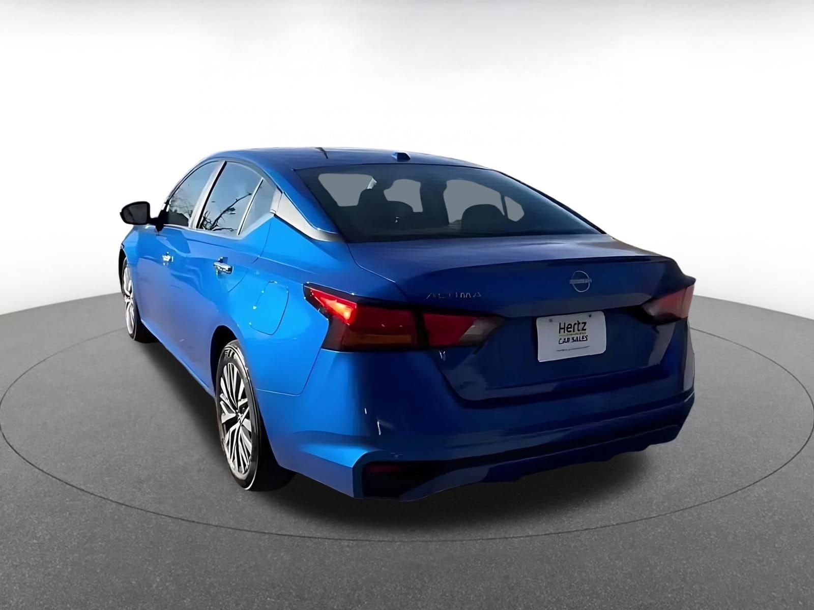 Thumbnail: 2025 Nissan Altima - 9