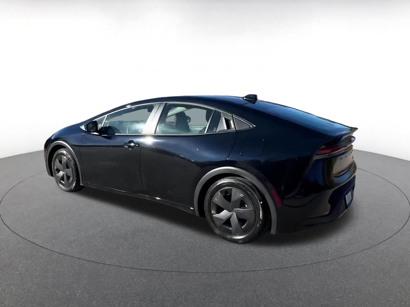 Thumbnail: 2025 Toyota Prius - 8