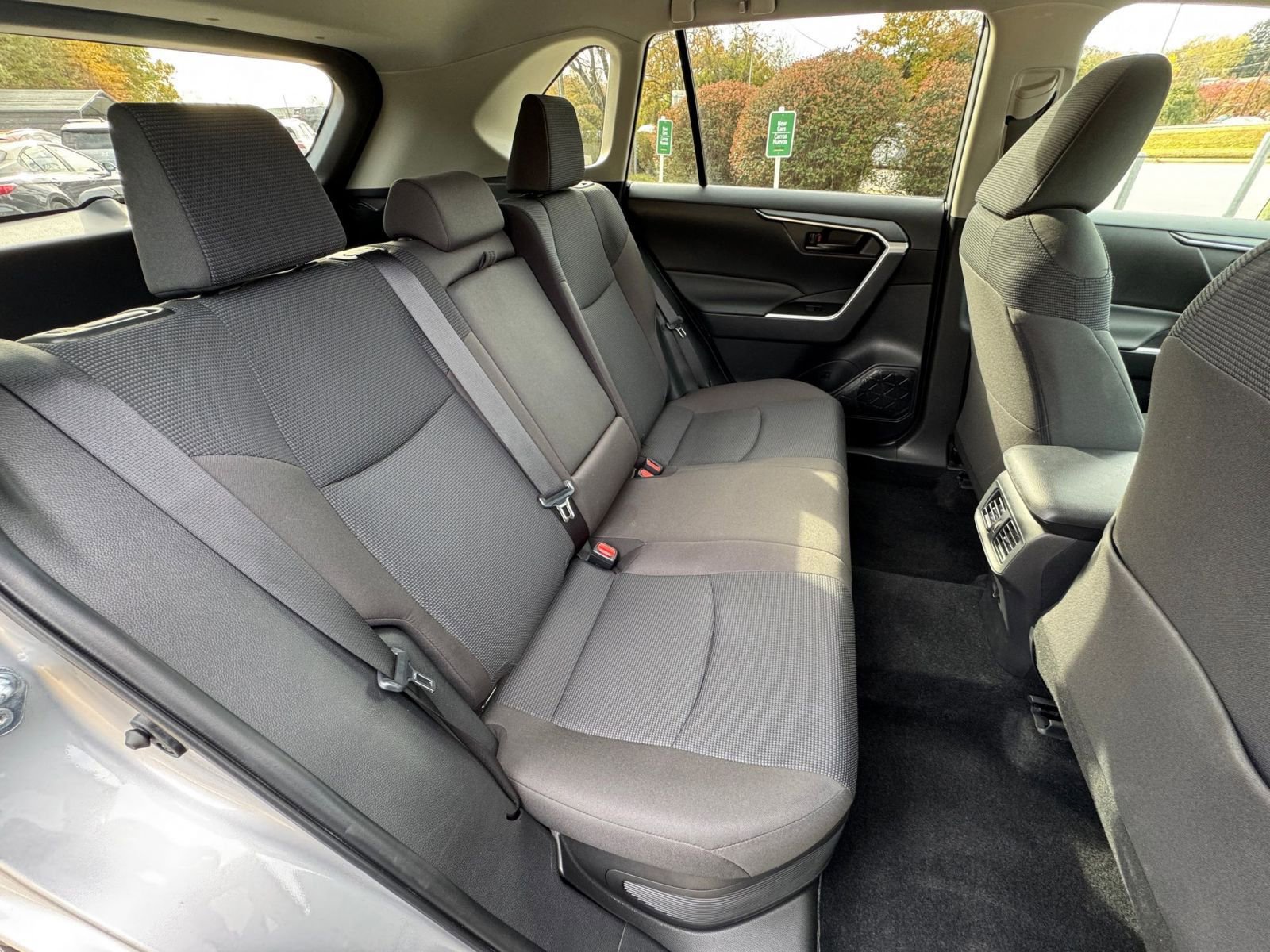 Thumbnail: 2025 Toyota RAV4 - 34