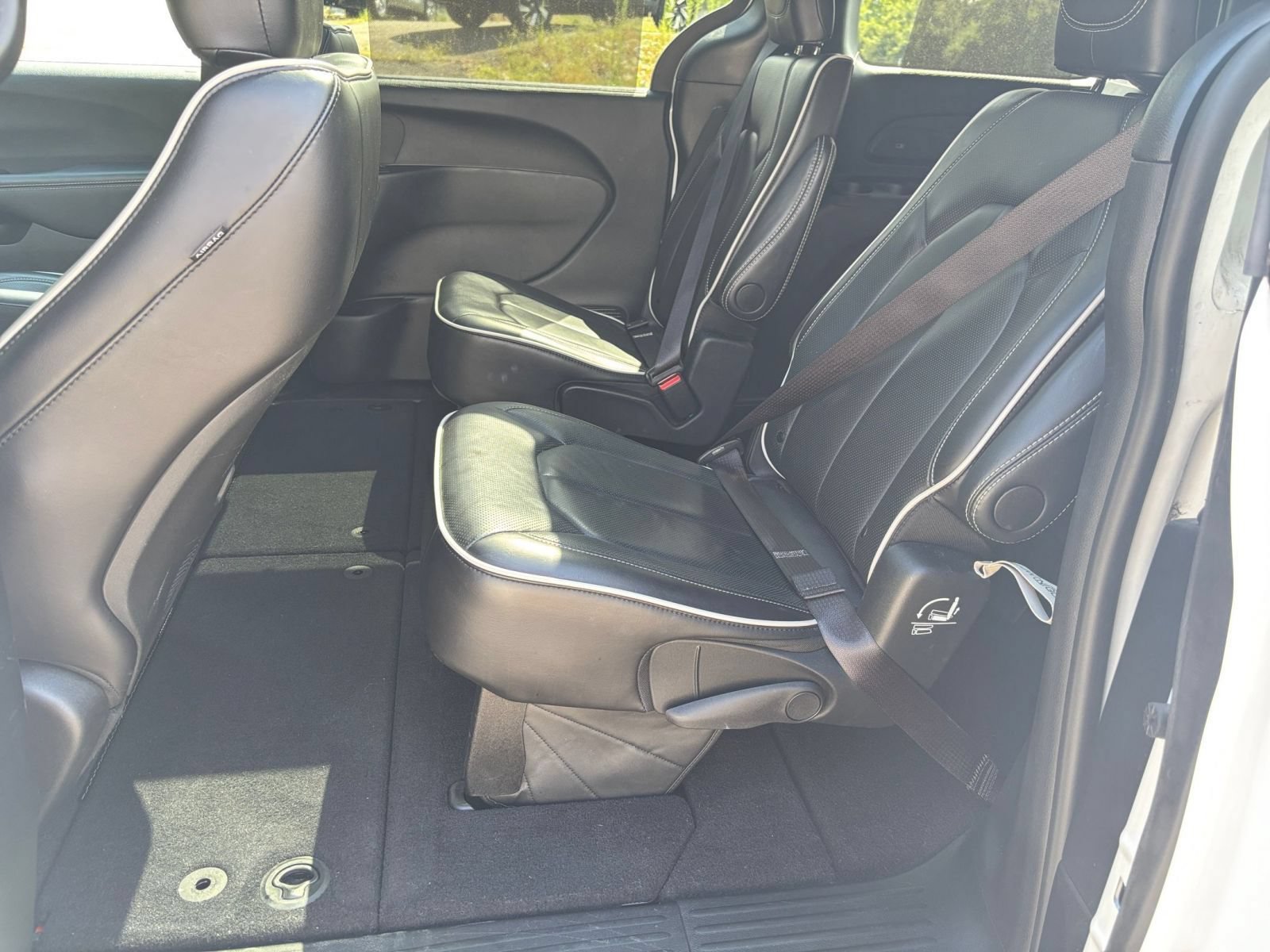 Thumbnail: 2025 Chrysler Pacifica - 28