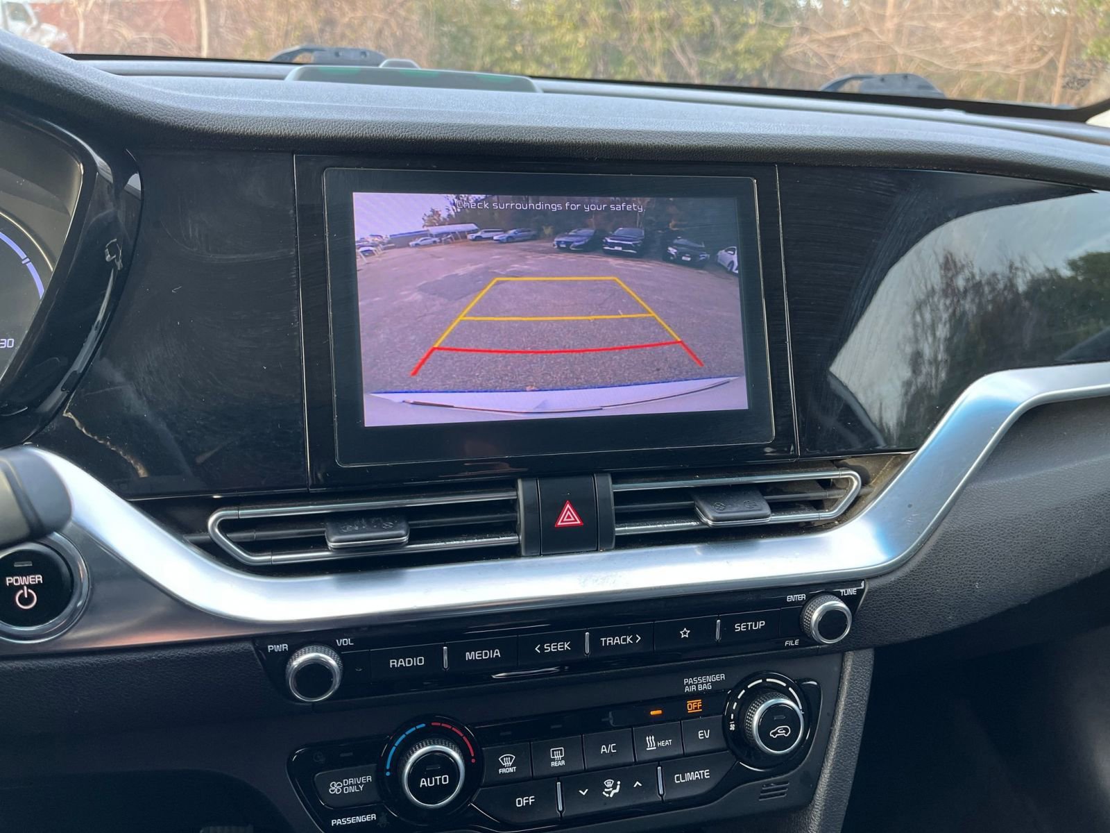 Thumbnail: 2022 Kia Niro - 21