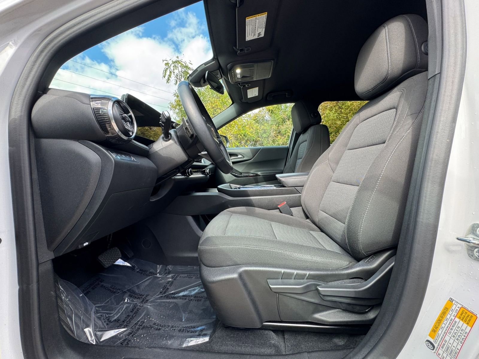 Thumbnail: 2025 Chevrolet Equinox - 25