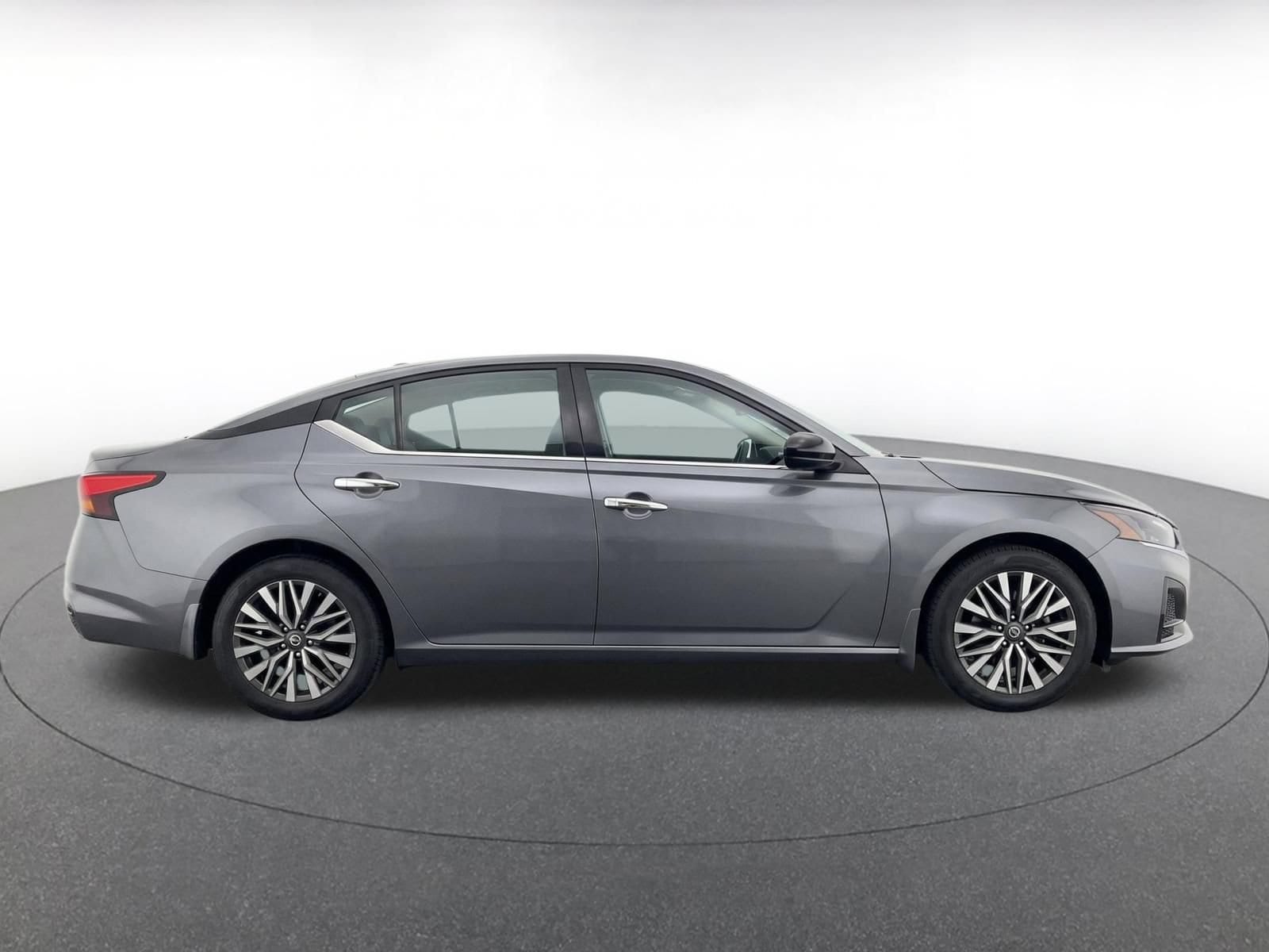Thumbnail: 2025 Nissan Altima - 10