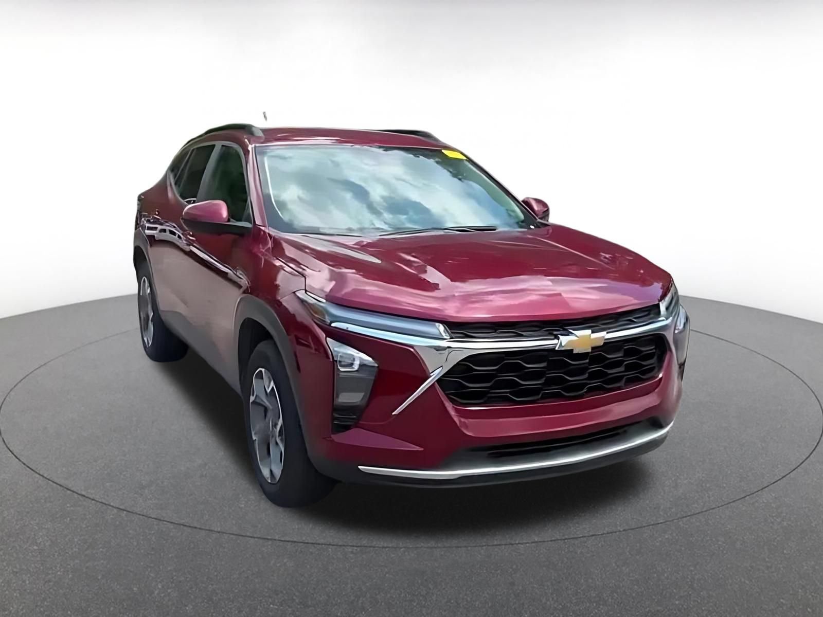 Thumbnail: 2025 Chevrolet Trax - 3