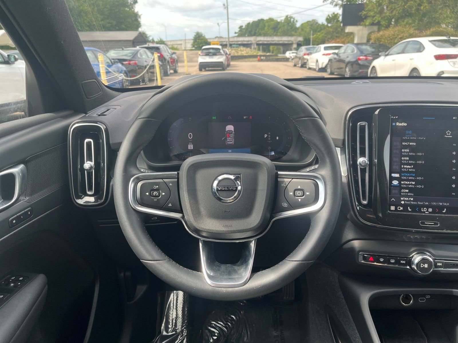 Thumbnail: 2024 Volvo XC40 - 29