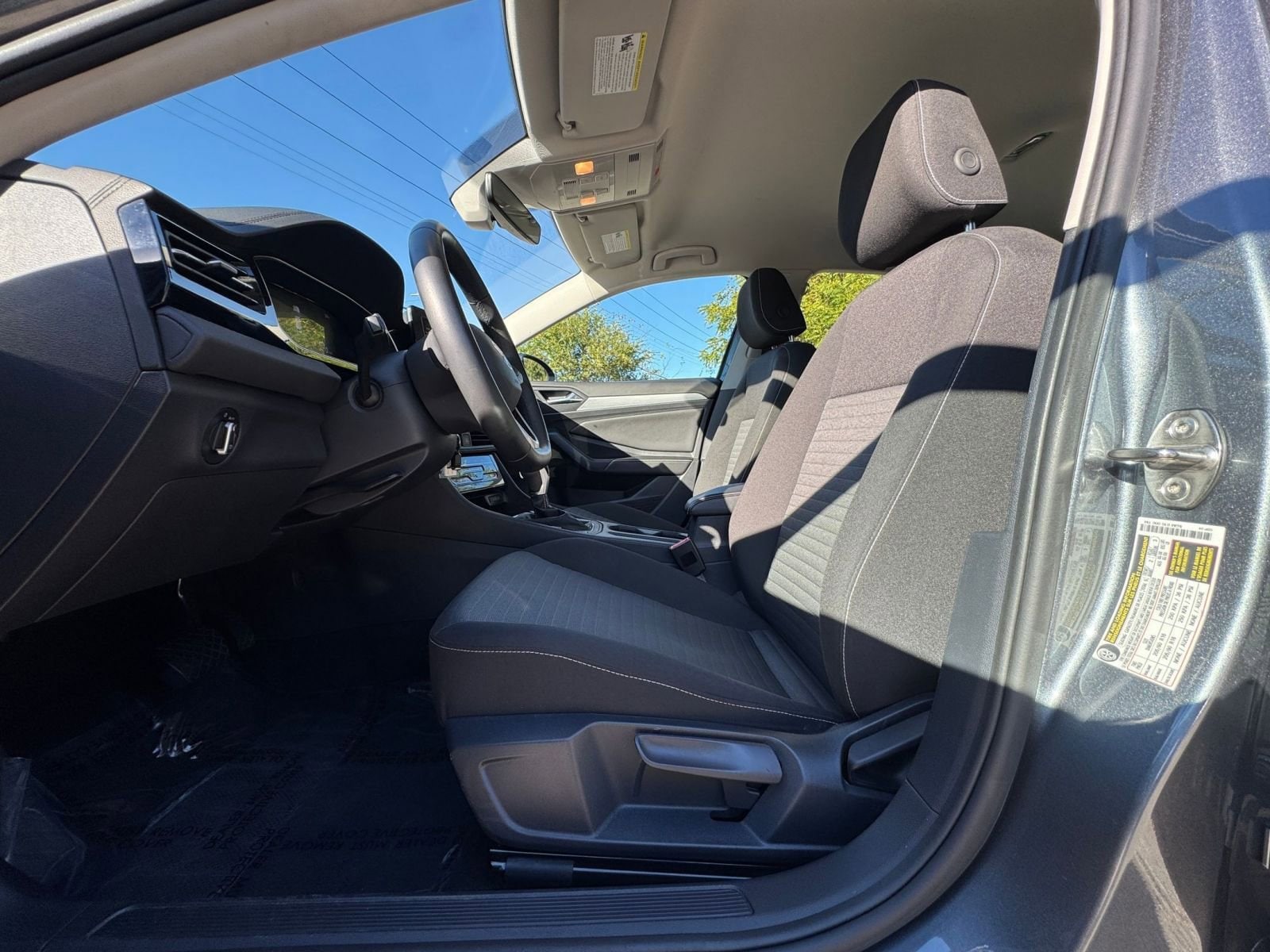 Thumbnail: 2025 Volkswagen Jetta - 22