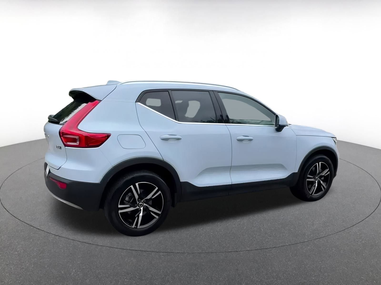 Thumbnail: 2024 Volvo XC40 - 14