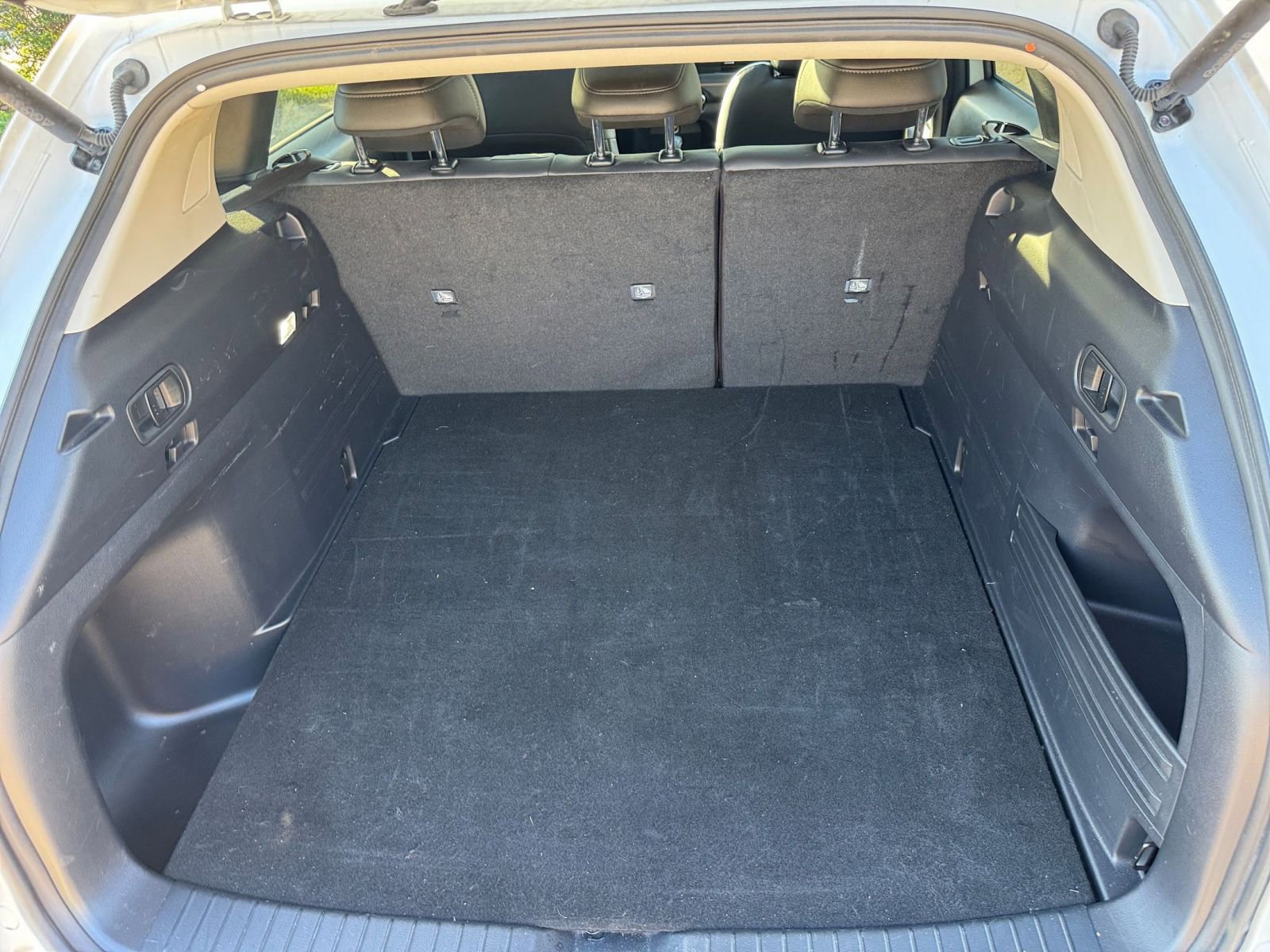 Thumbnail: 2025 Mazda CX-50 - 29