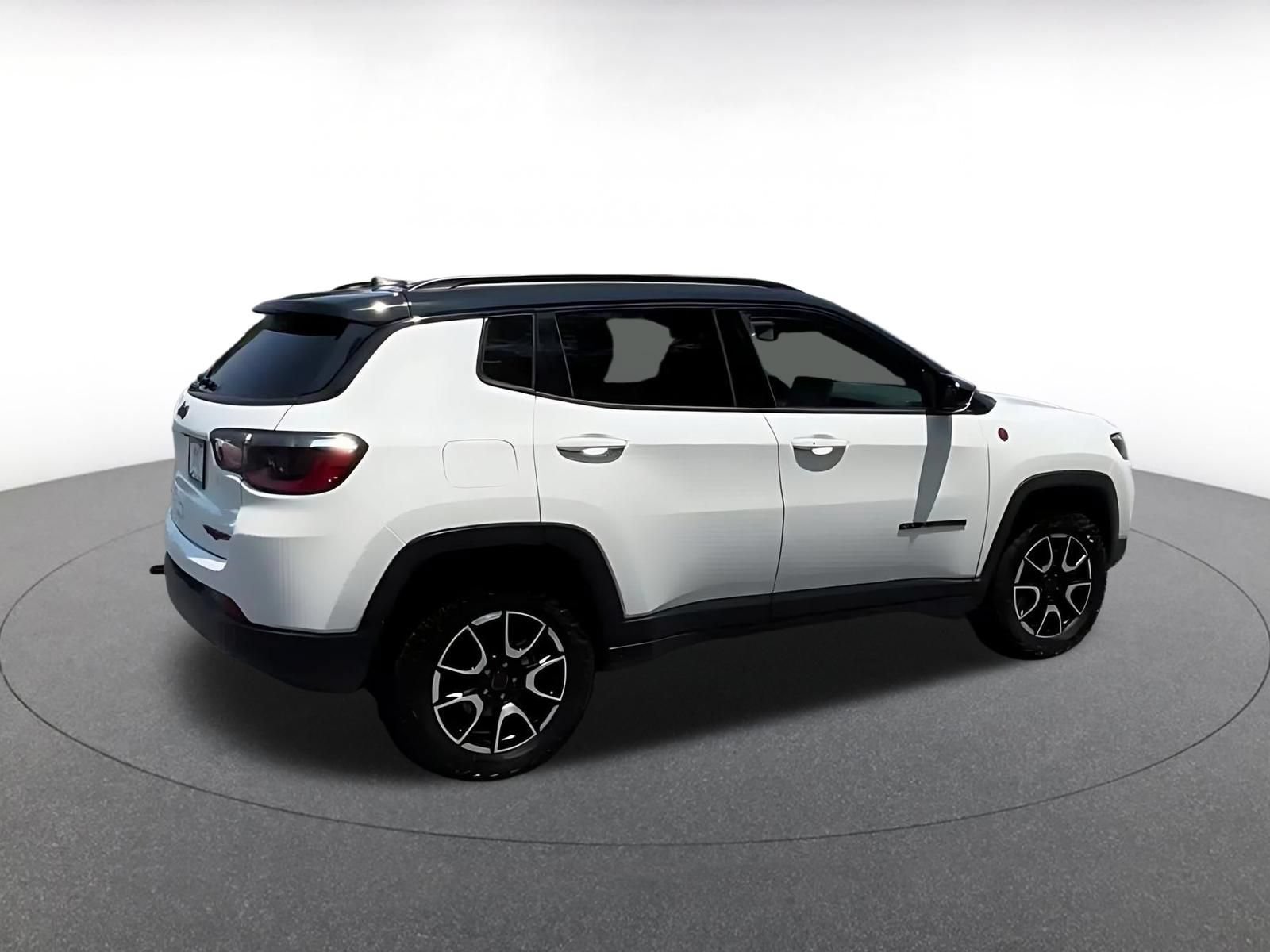 Thumbnail: 2025 Jeep Compass - 14