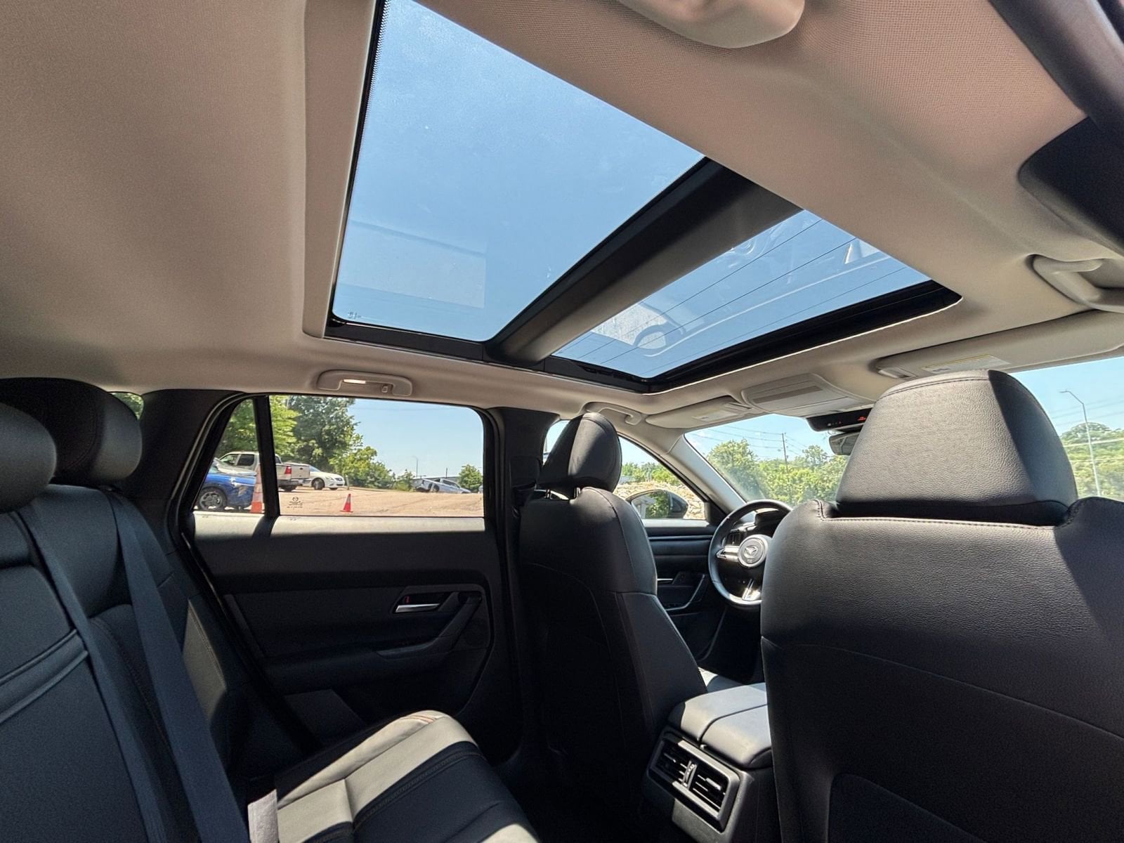 Thumbnail: 2025 Mazda CX-50 - 25