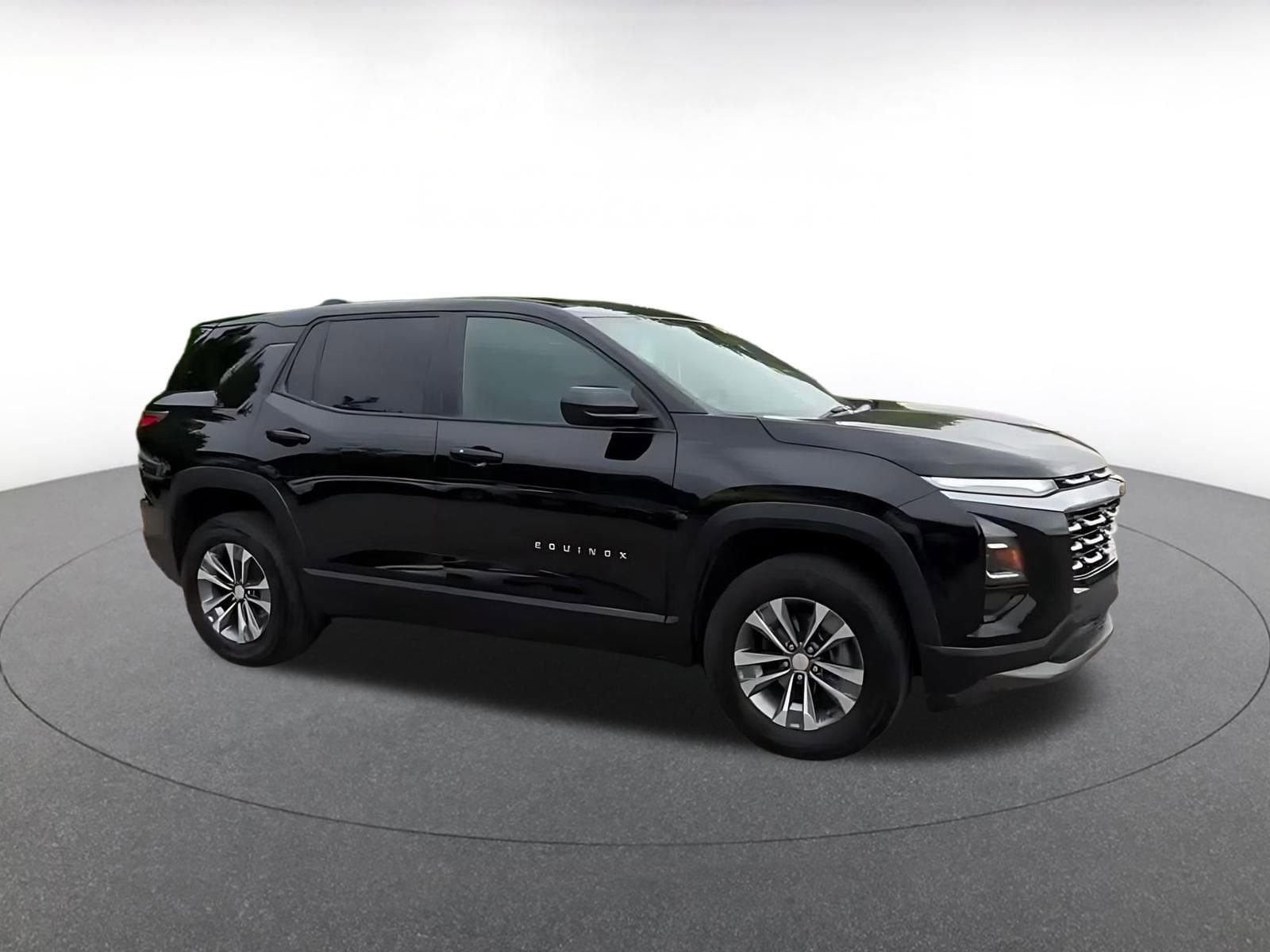 Thumbnail: 2025 Chevrolet Equinox - 2