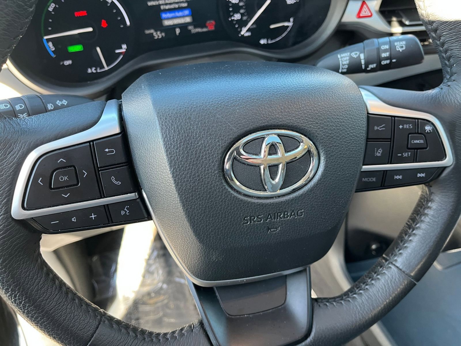 Thumbnail: 2025 Toyota Sienna - 30
