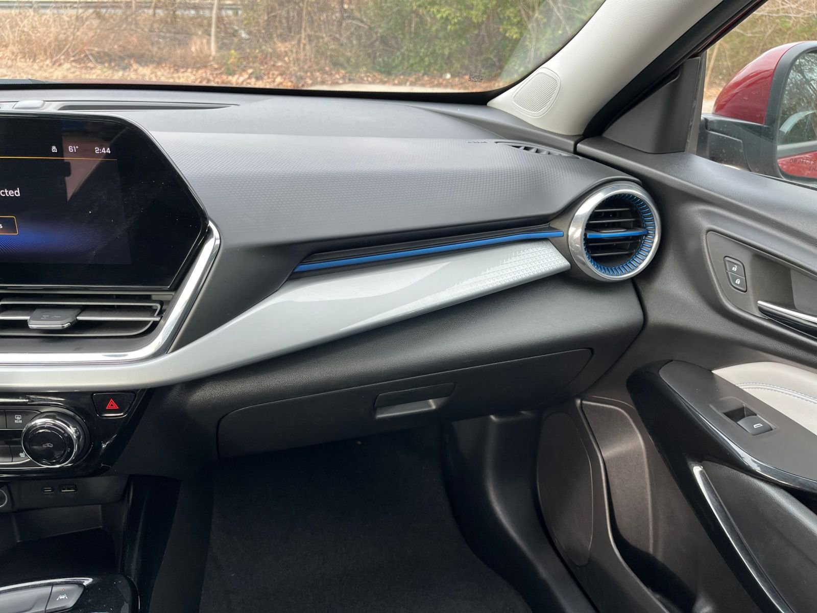 Thumbnail: 2025 Chevrolet Trax - 30