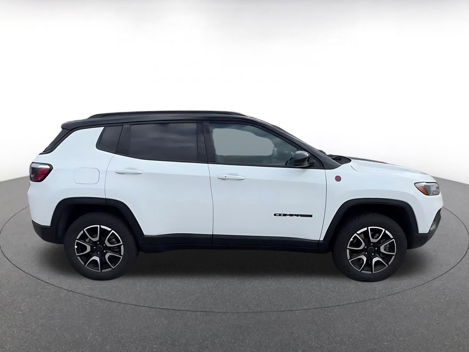 Thumbnail: 2025 Jeep Compass - 16