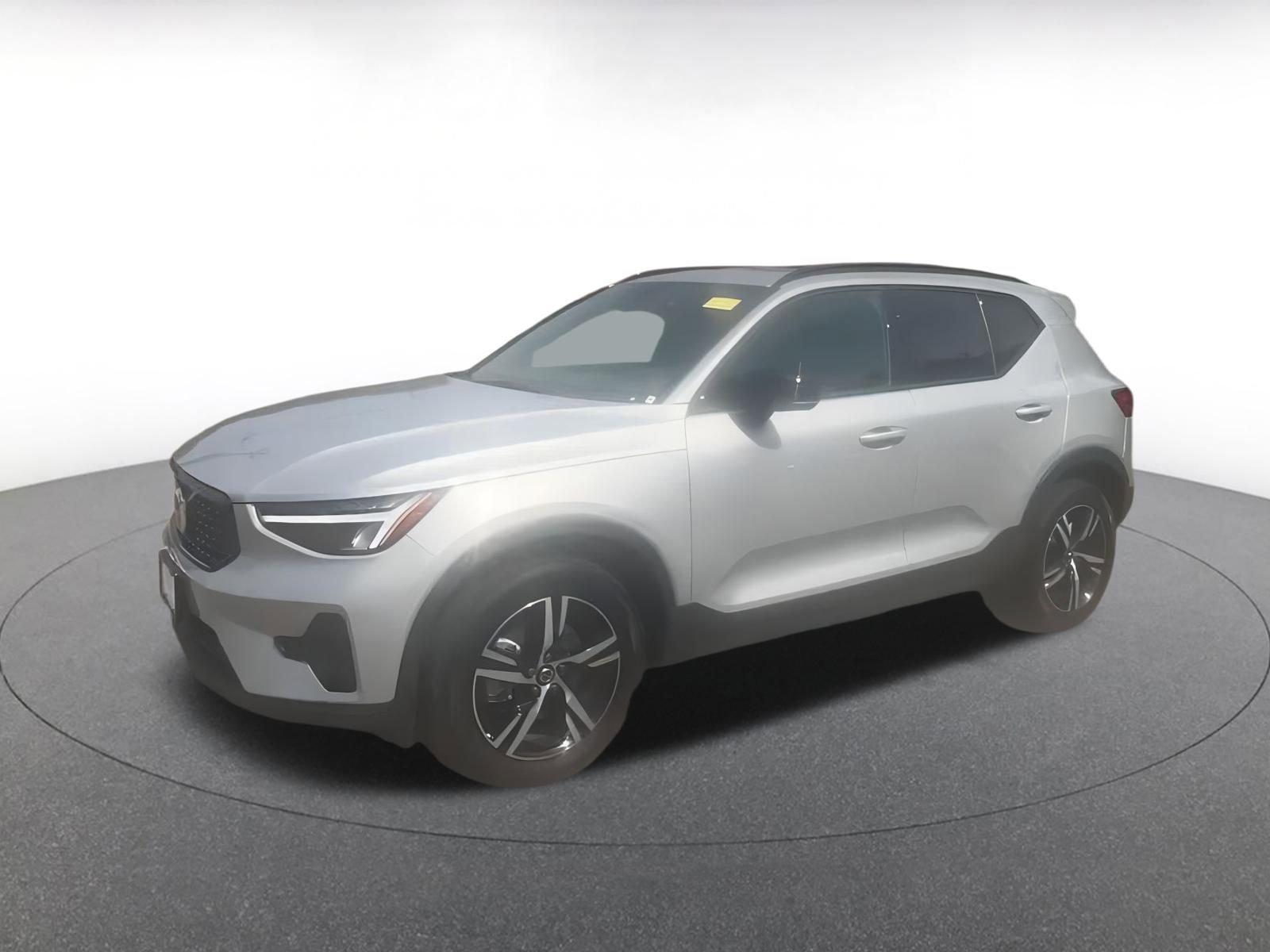 Thumbnail: 2024 Volvo XC40 - 8