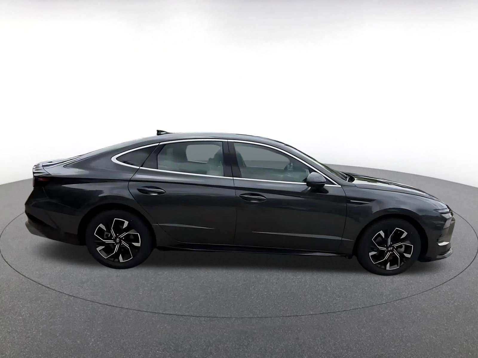 Thumbnail: 2025 Hyundai Sonata - 16