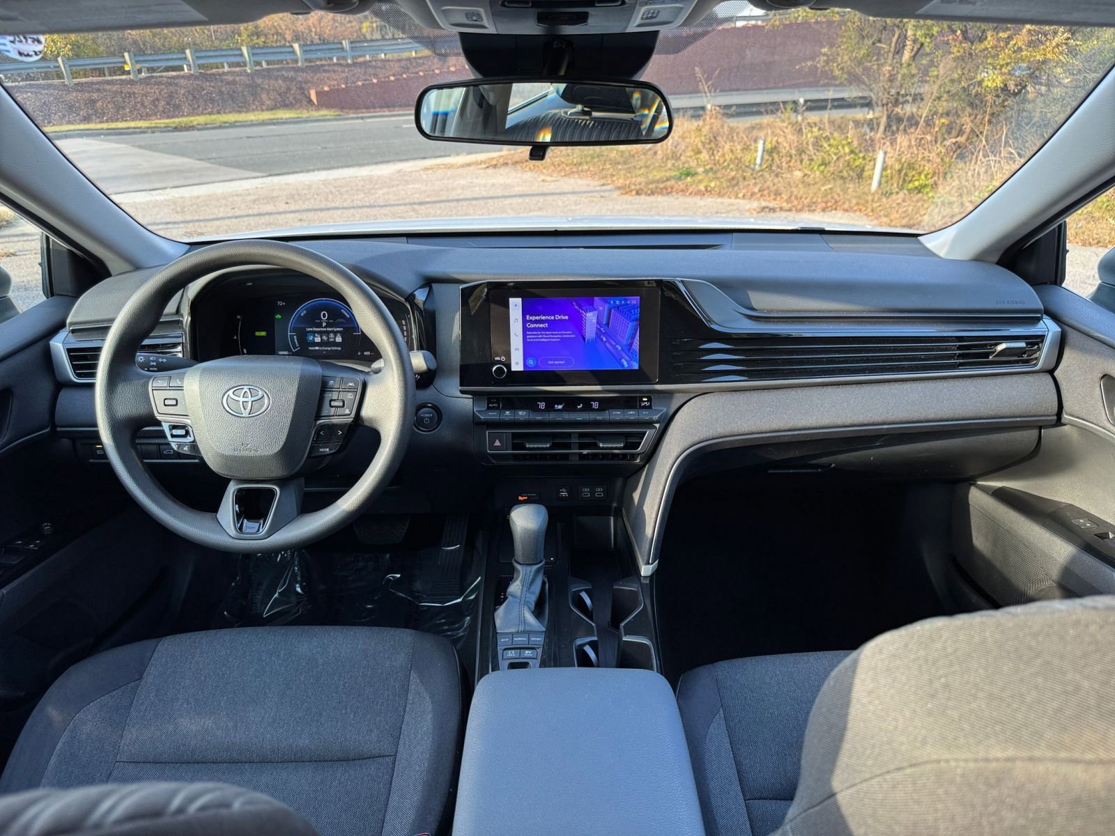 Thumbnail: 2025 Toyota Camry - 28