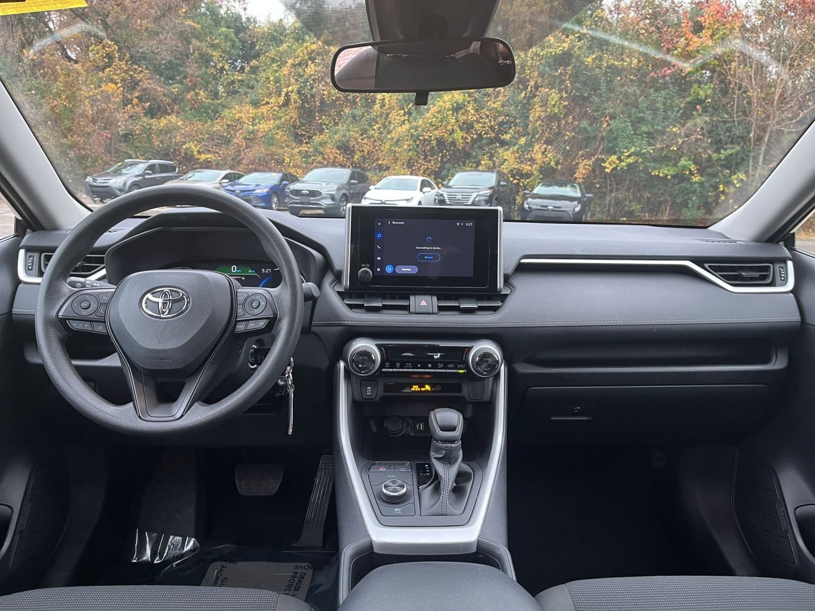 Thumbnail: 2025 Toyota RAV4 - 28