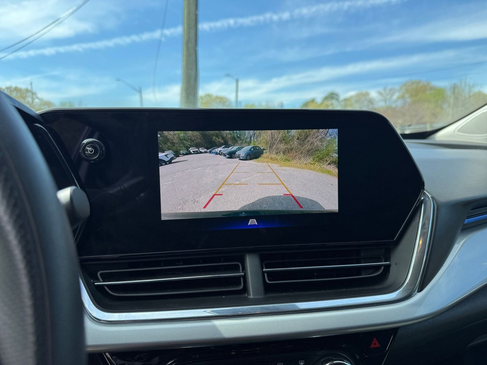 Thumbnail: 2025 Chevrolet Trax - 17