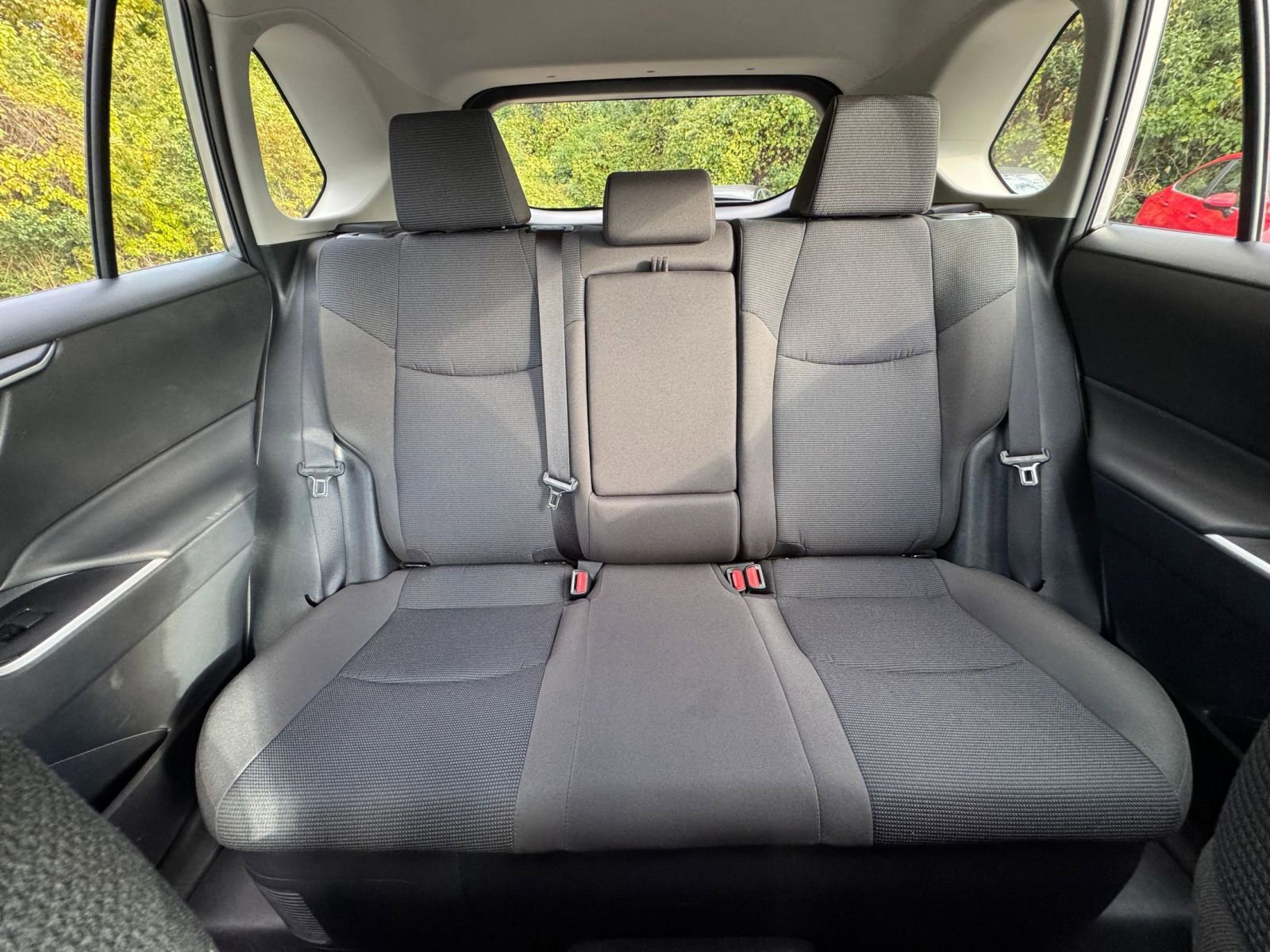 Thumbnail: 2025 Toyota RAV4 - 33