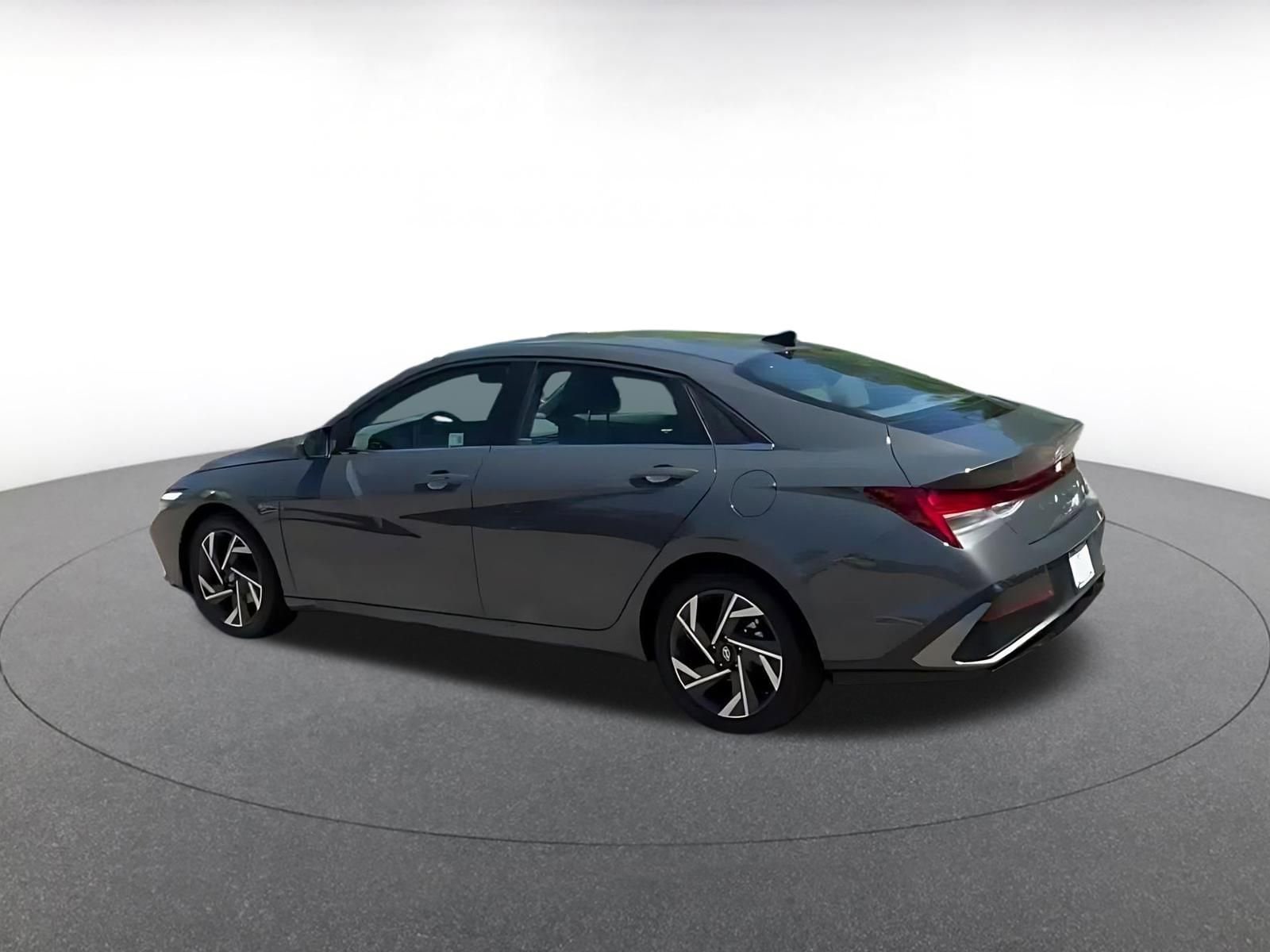 Thumbnail: 2025 Hyundai Elantra - 10