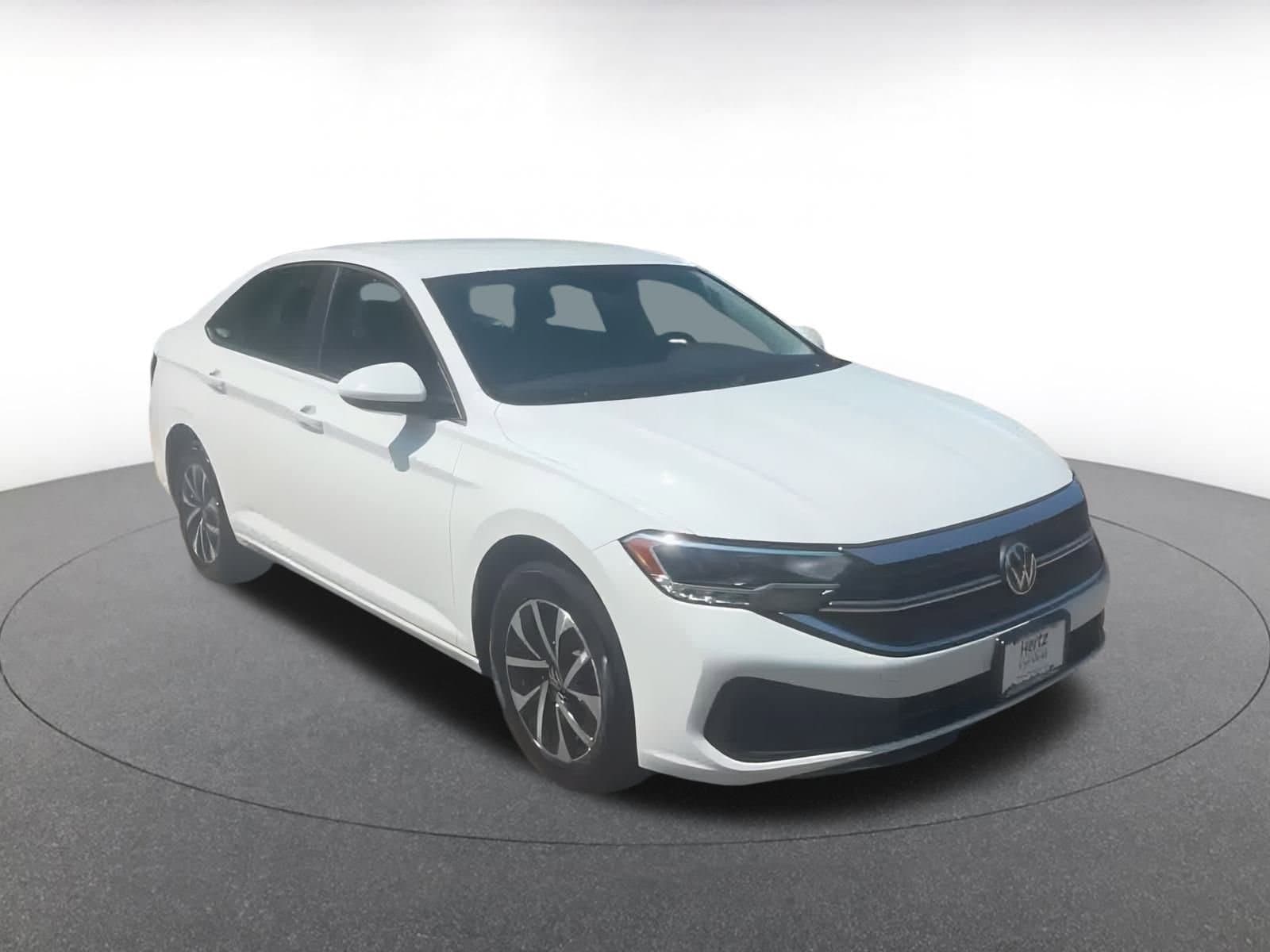 Thumbnail: 2024 Volkswagen Jetta - 3