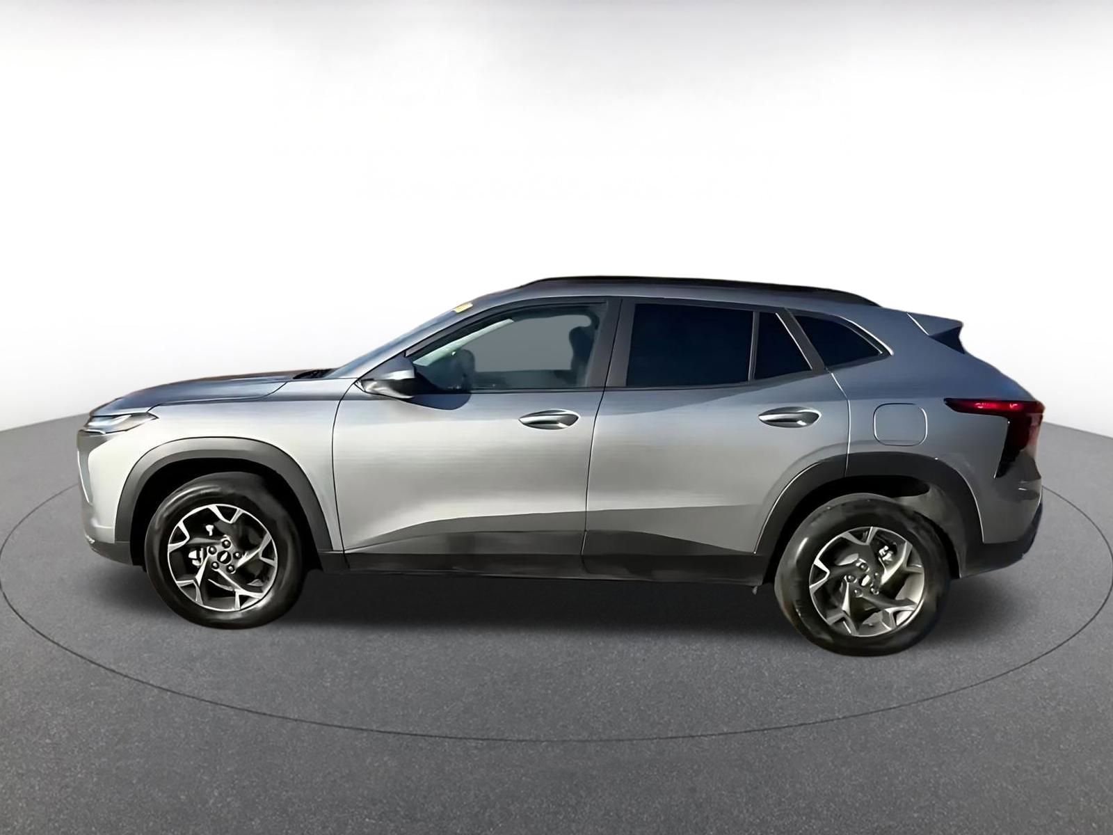 Thumbnail: 2025 Chevrolet Trax - 9