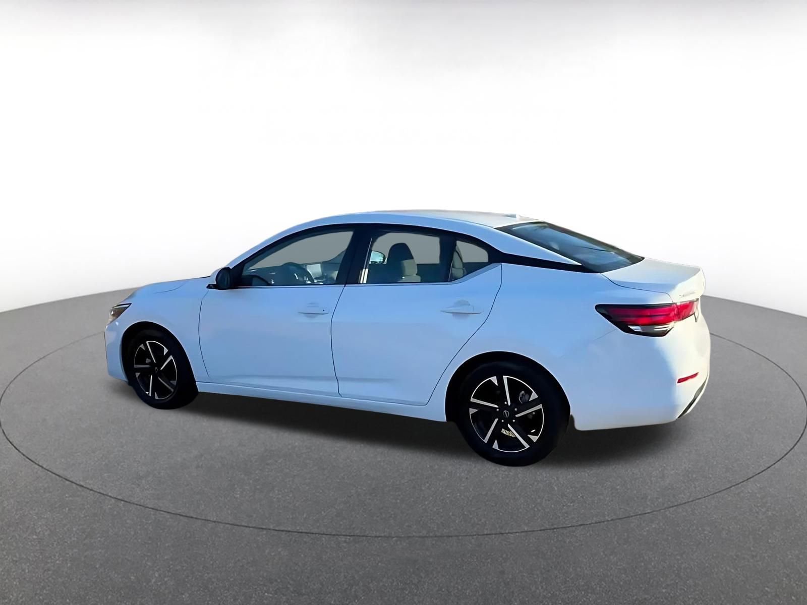 Thumbnail: 2025 Nissan Sentra - 10