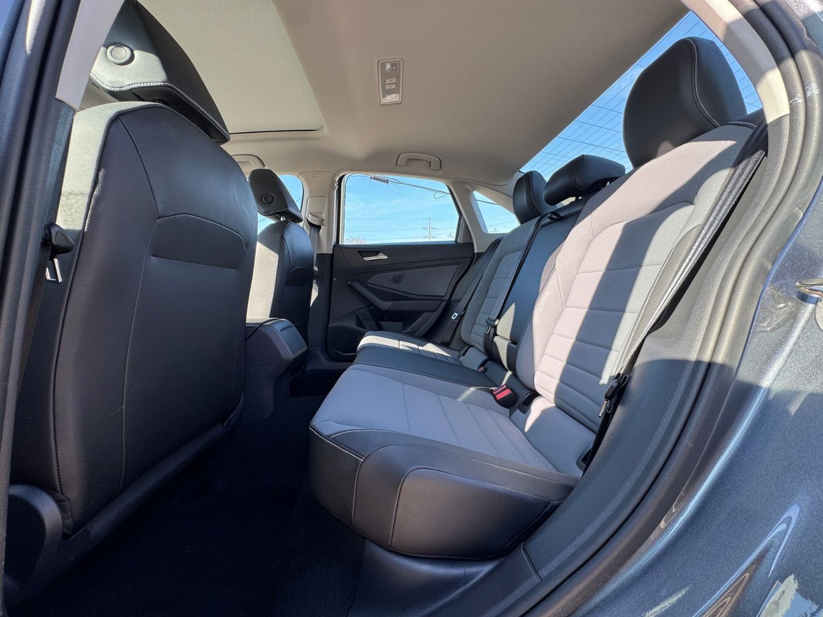 Thumbnail: 2025 Volkswagen Jetta - 21